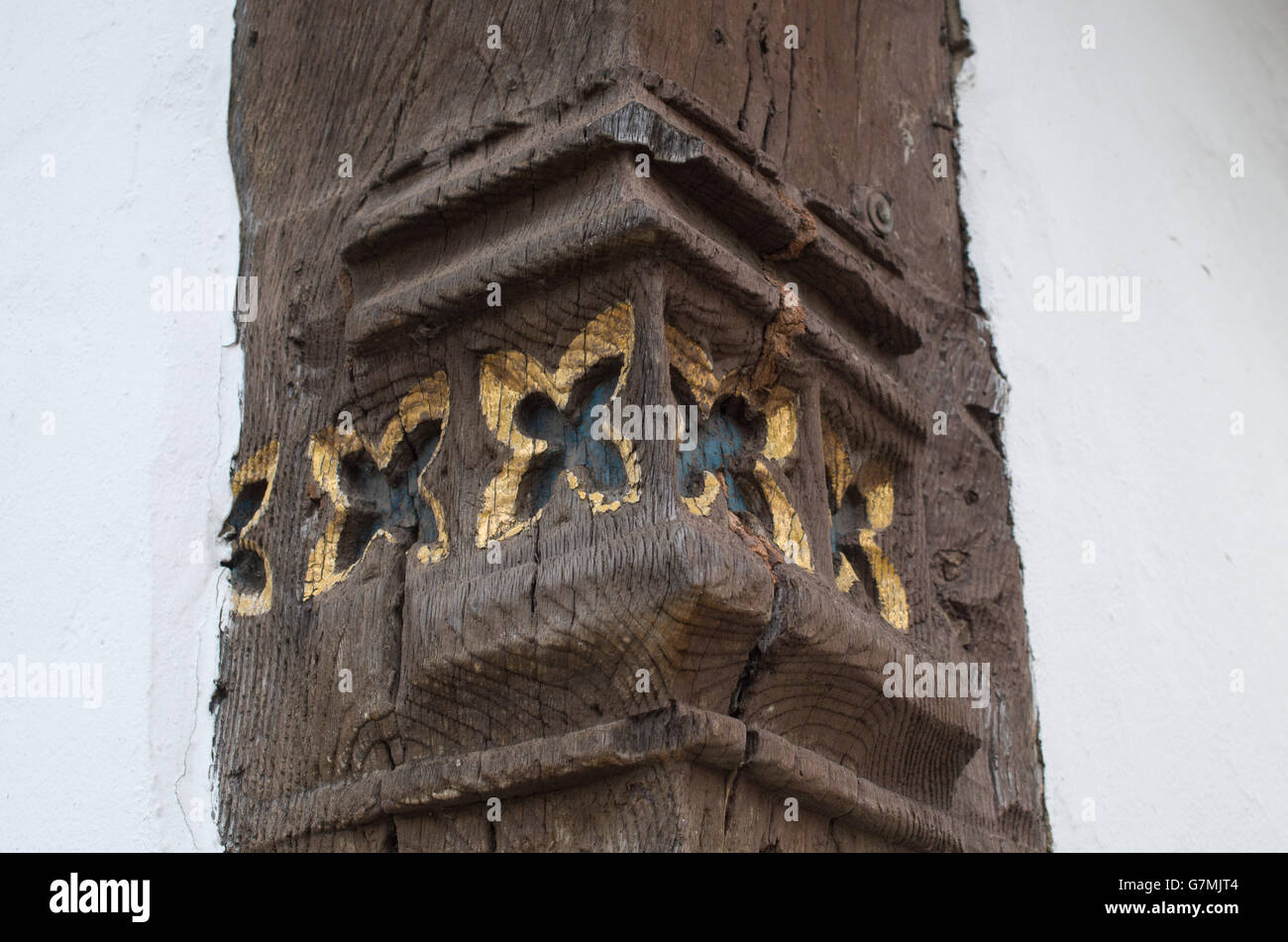 Hölzerne Detailarbeit eines Gebäudes in Holz gerahmt Stockfoto