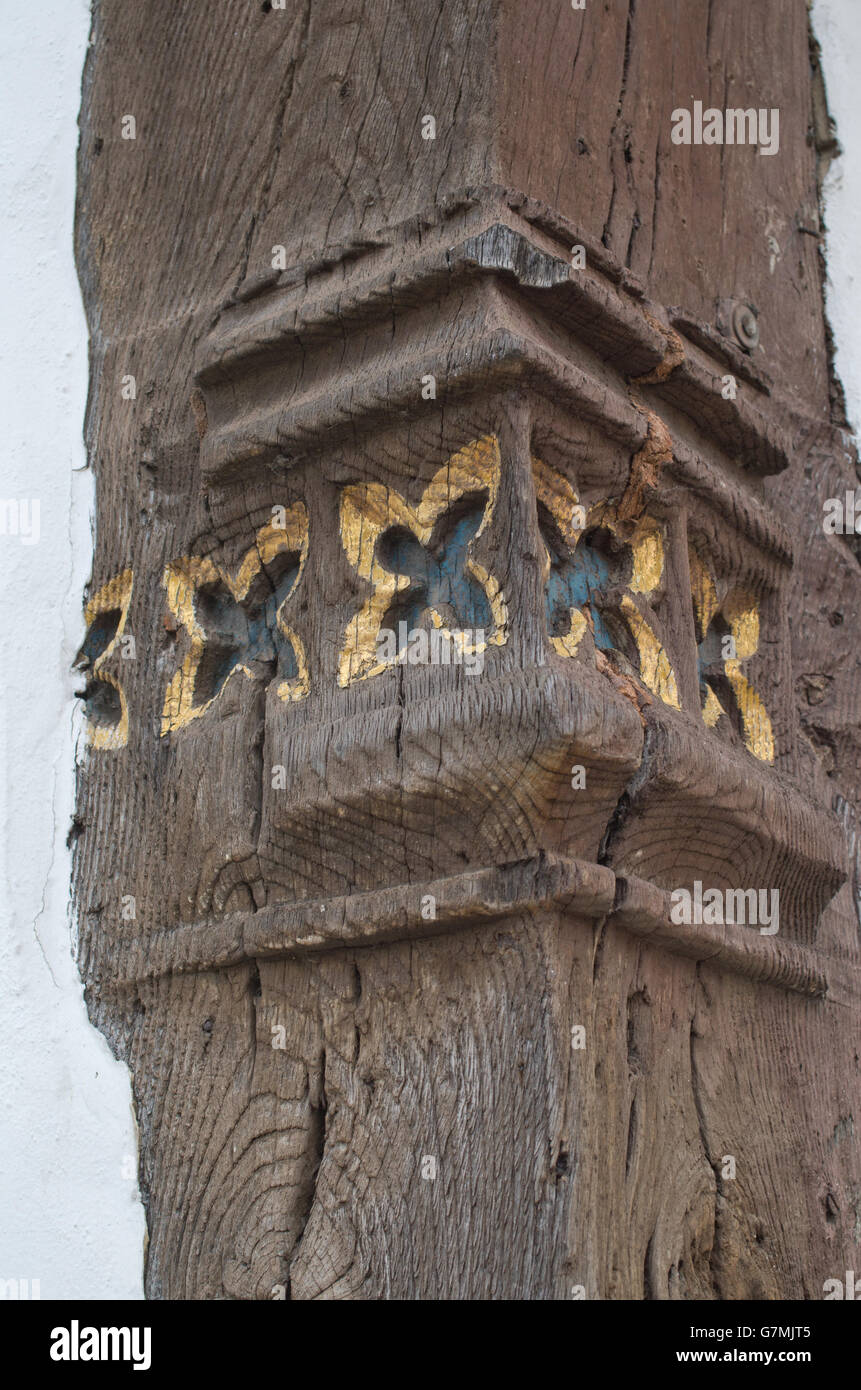 Hölzerne Detailarbeit eines Gebäudes in Holz gerahmt Stockfoto