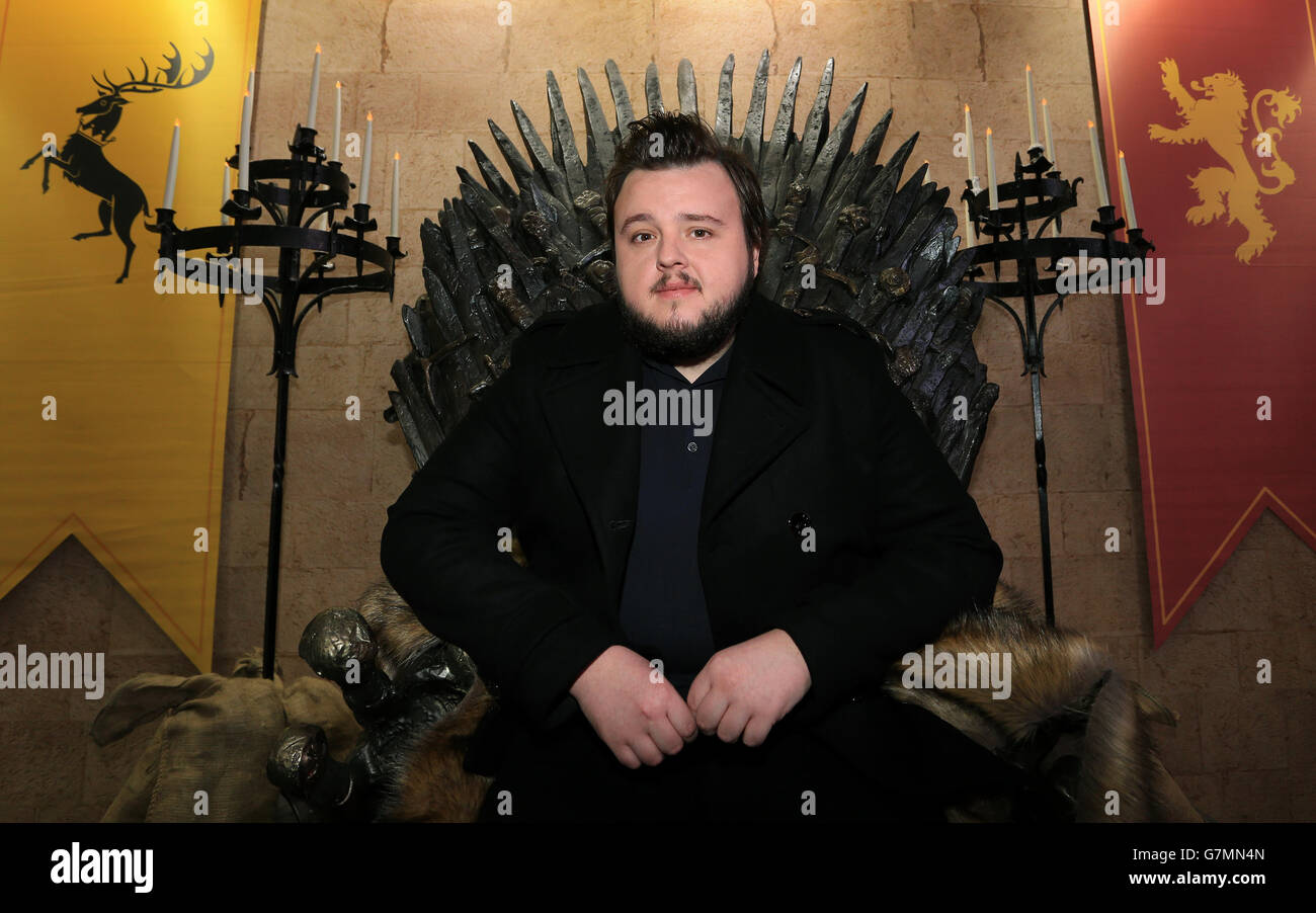 Filme Und Serien Von John Bradley west Schauspieler John Bradley-West, der Samwell Tarly in der Fernsehserie Game of Thrones spielt, bei der Eröffnung der Ausstellung Game of Thrones in der O2 Arena in London Stockfotografie - Alamy