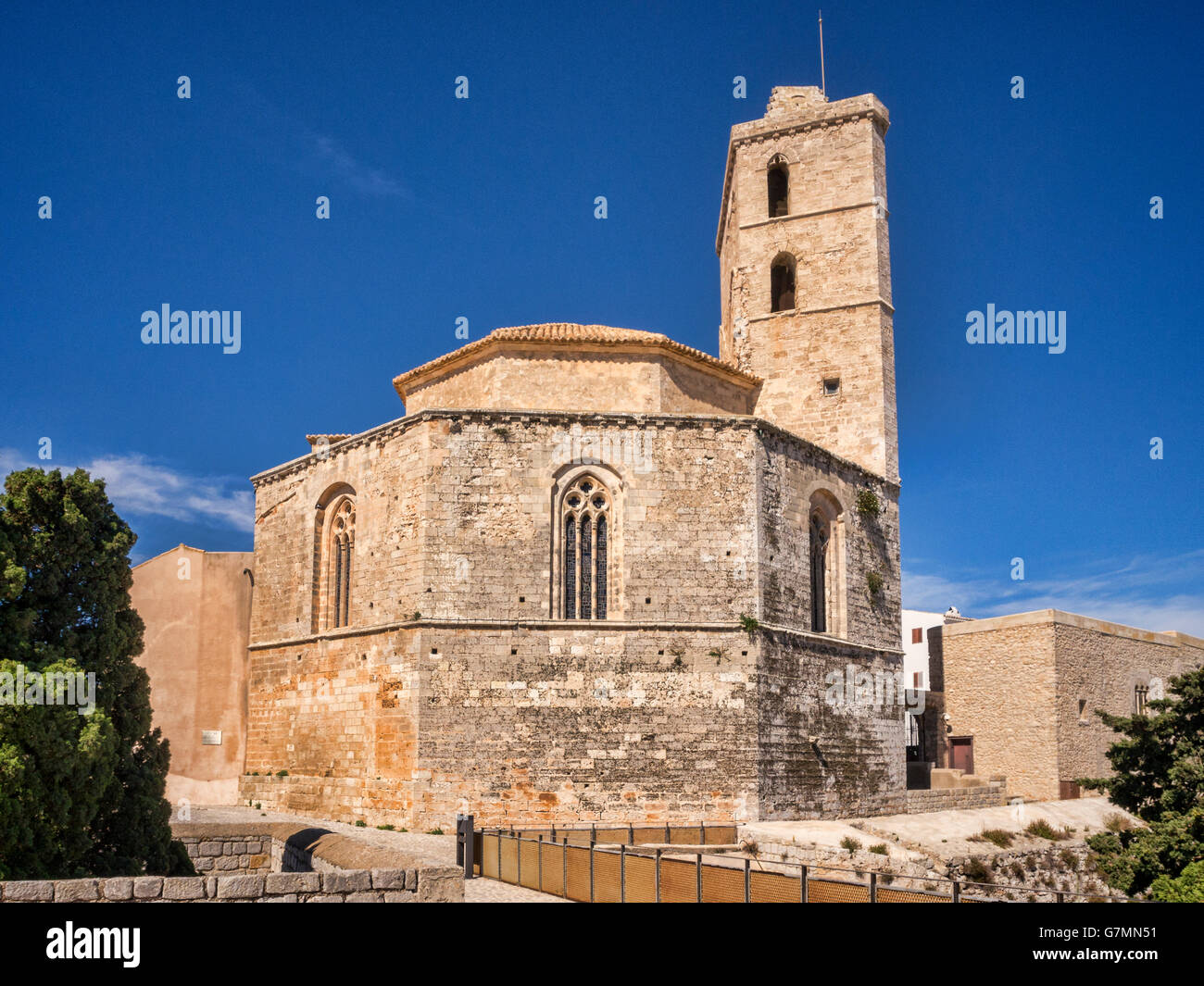 Die Kathedrale Notre-Dame des Schnees in Dalt Vila, der Altstadt von Ibiza Stadt, Ibiza. Stockfoto