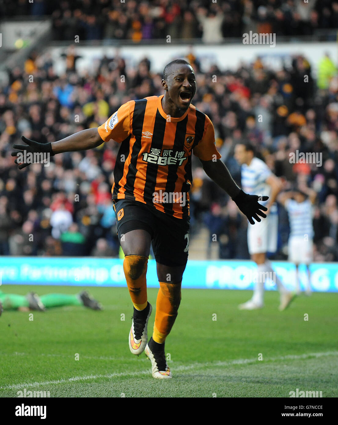 Dame N'Doyle von Hull City feiert sein Tor während des Spiels der Barclays Premier League im KC Stadium, Hull. DRÜCKEN SIE VERBANDSFOTO. Bilddatum: Samstag, 21. Februar 2015. Siehe PA Story SOCCER Hull. Bildnachweis sollte lauten: Ryan Browne/PA Wire. Stockfoto