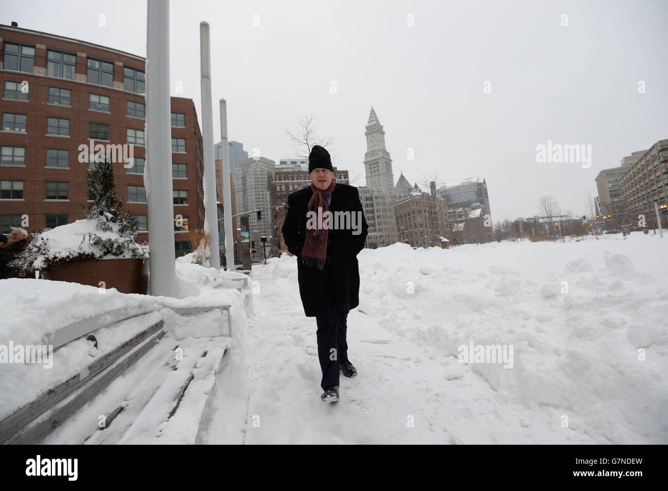 Der Bürgermeister von London, Boris Johnson, beginnt seinen sechstägigen Besuch in den USA mit einem Rundgang bei Temperaturen unter dem Gefrierpunkt rund um das "Big DIG"-Regenerationsprojekt in Boston, USA. Stockfoto