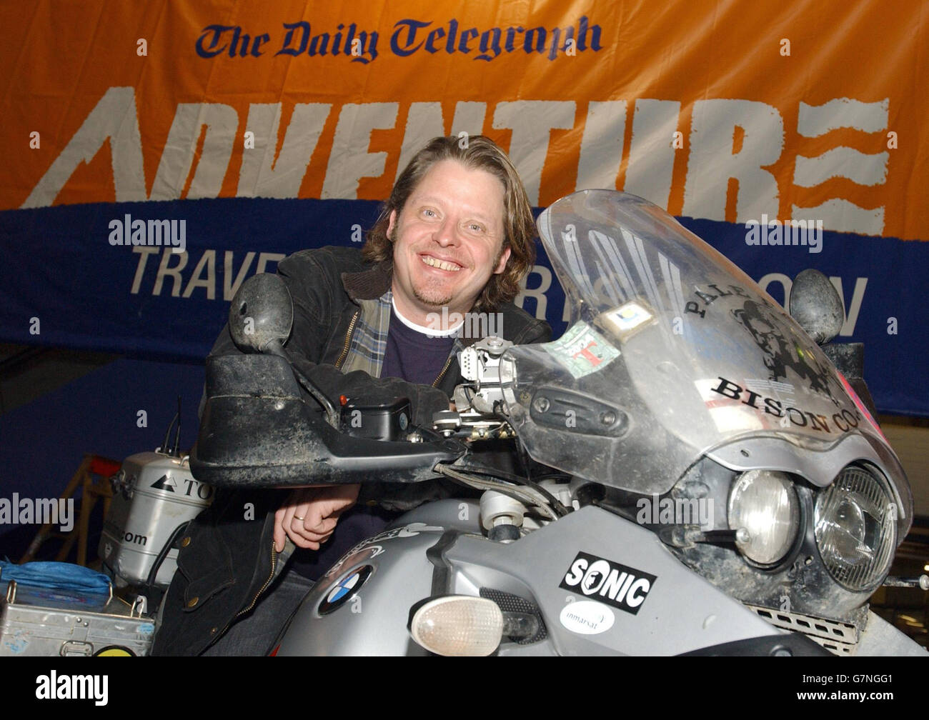 Die Adventure Travel & Sports Show 2004 - Olympia. Round-the-World-Motorradfahrer, Charley Boorman mit seinem BMW GS R1150. Stockfoto