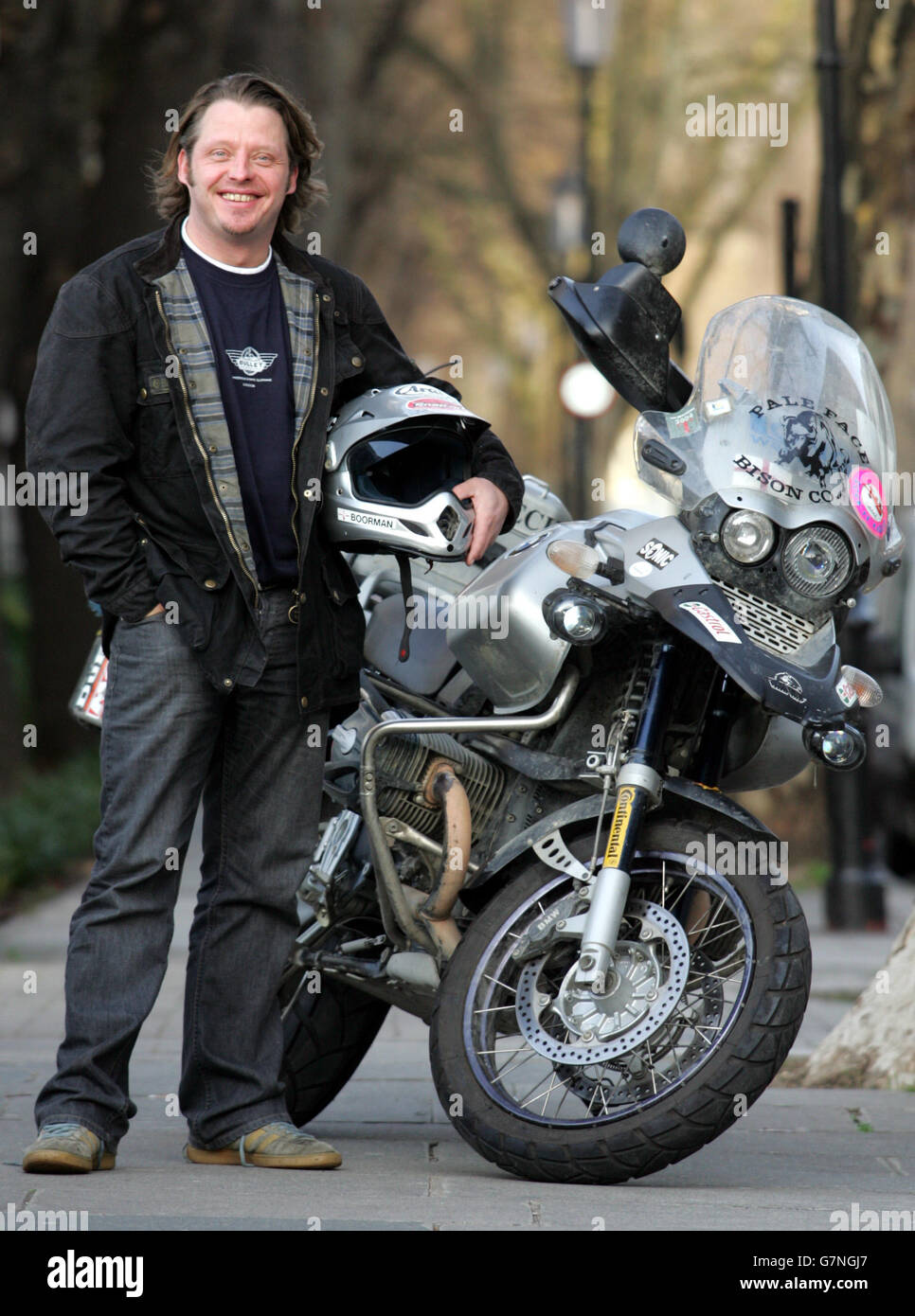 Round-the-World-Motorradfahrer, Charley Boorman mit seinem BMW GS R1150. Stockfoto