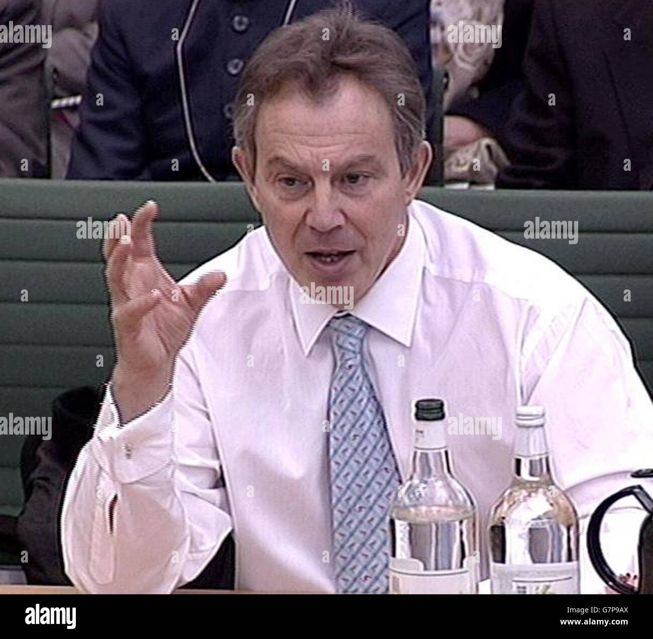 Der britische Premierminister Tony Blair gibt dem Verbindungsausschuss des Unterhauses in Westminster Beweise. Während zweieinhalb Stunden Befragung von hochrangigen Abgeordneten wurde er über die jüngsten Wahlen im Irak, im Iran und die öffentlichen Ausgaben befragt. Stockfoto
