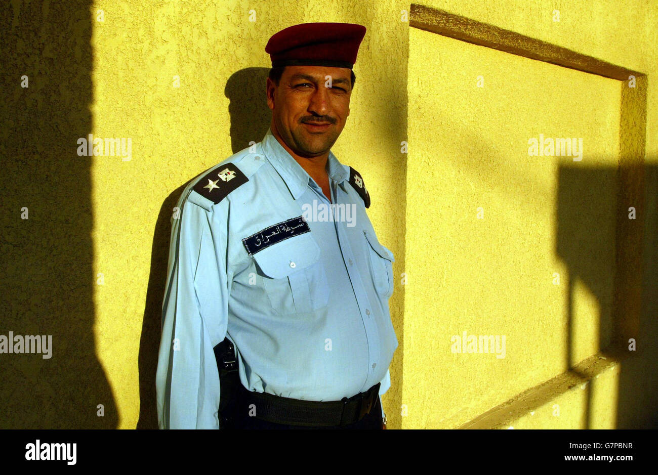 Irakische Polizisten auf Patrouille in Aufbau Wahlen - Az-Zubayr Stockfoto