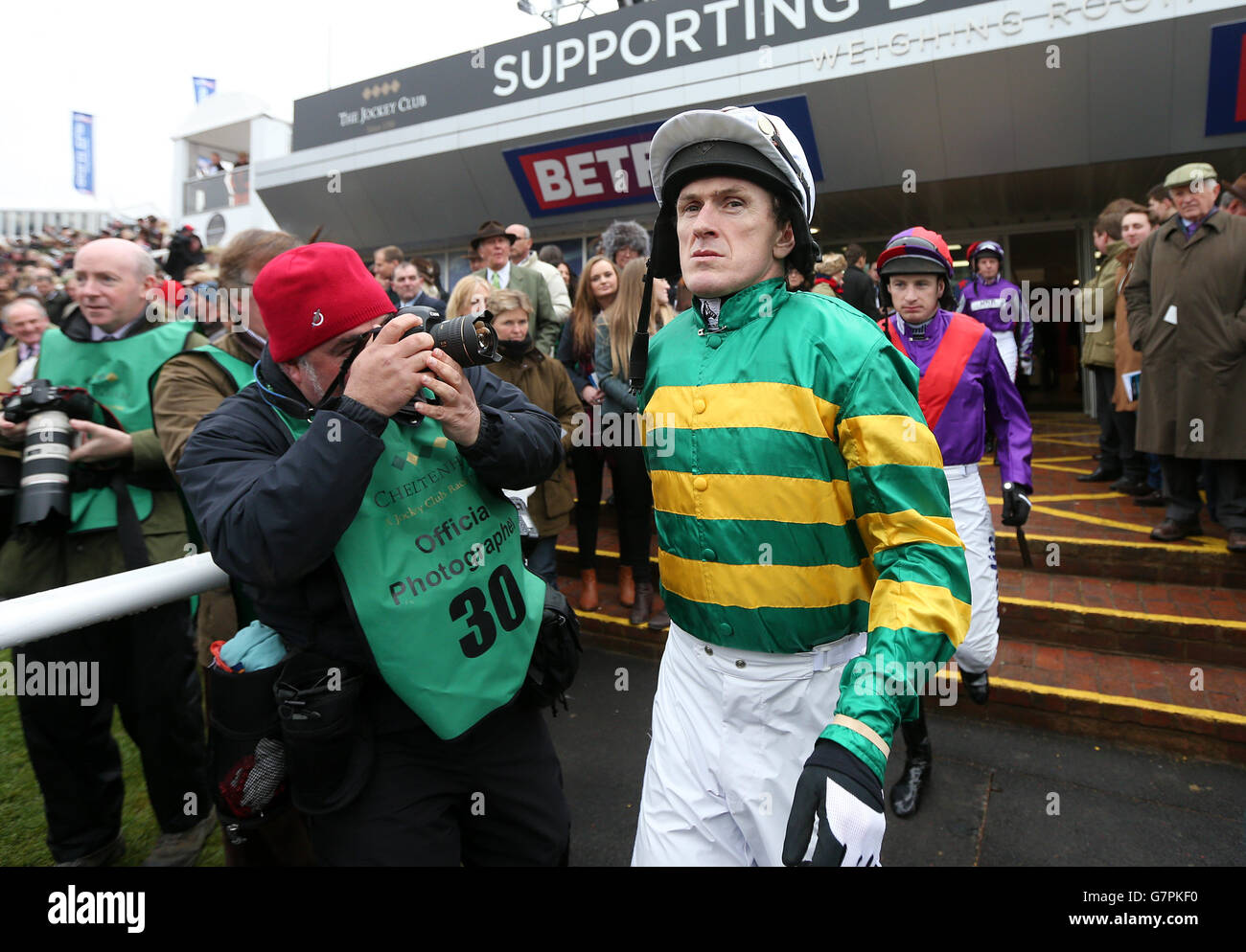 Pferderennen - 2015 Cheltenham Festival - Gold Cup Day - Cheltenham Rennbahn. Tony McCoy, Jockey von Hargam vor der JCB Triumph Hürde am Gold Cup Day während des Cheltenham Festivals auf der Cheltenham Rennbahn. Stockfoto