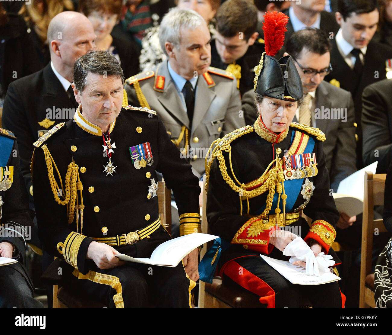 Vizeadmiral Sir Timothy Laurence und die Prinzessin Royal bei einem Gedenkgottesdienst zum Ende der Kampfhandlungen in Afghanistan in der St. Paul's Cathedral, London. Stockfoto