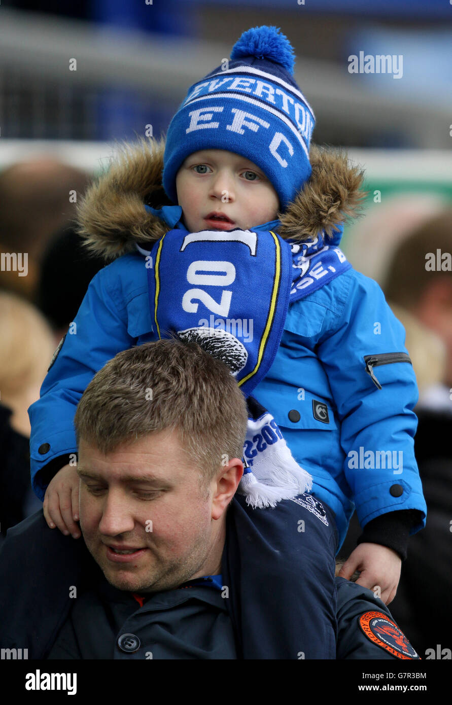Fußball - Barclays Premier League - Everton / Newcastle United - Goodison Park. Ein junger Everton-Fan auf den Tribünen Stockfoto
