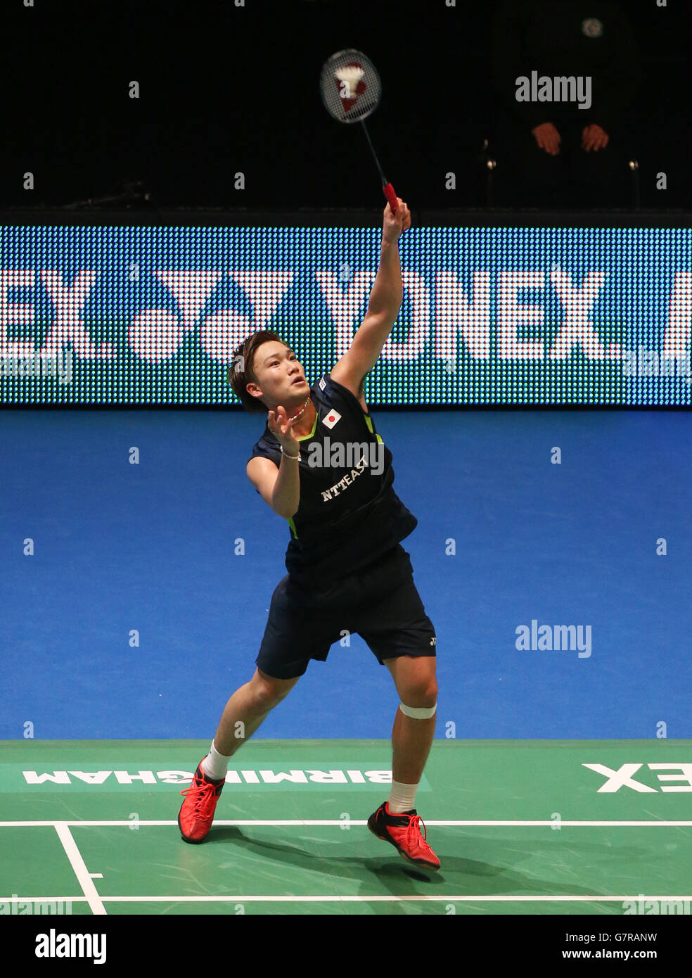Badminton - 2015 Yonex All England Badminton Championships - Tag Drei - National Indoor Arena. Der Japaner Kento Momota in Aktion während seines Viertelfinalmatches im Einzel Stockfoto