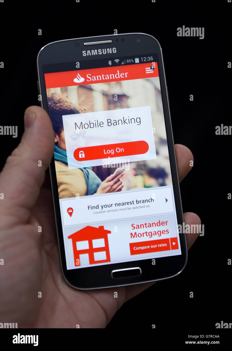 Die Santander Banking-App wird auf einem Samsung Galaxy S4 verwendet. Stockfoto