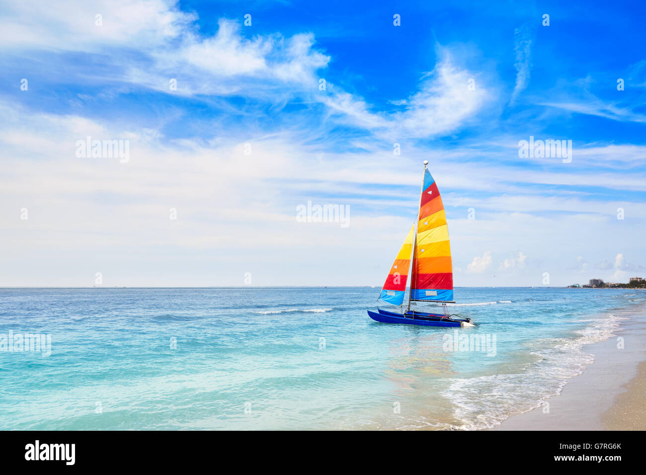 Florida Fort Myers beach-Katamaran Segelboot in USA Stockfoto