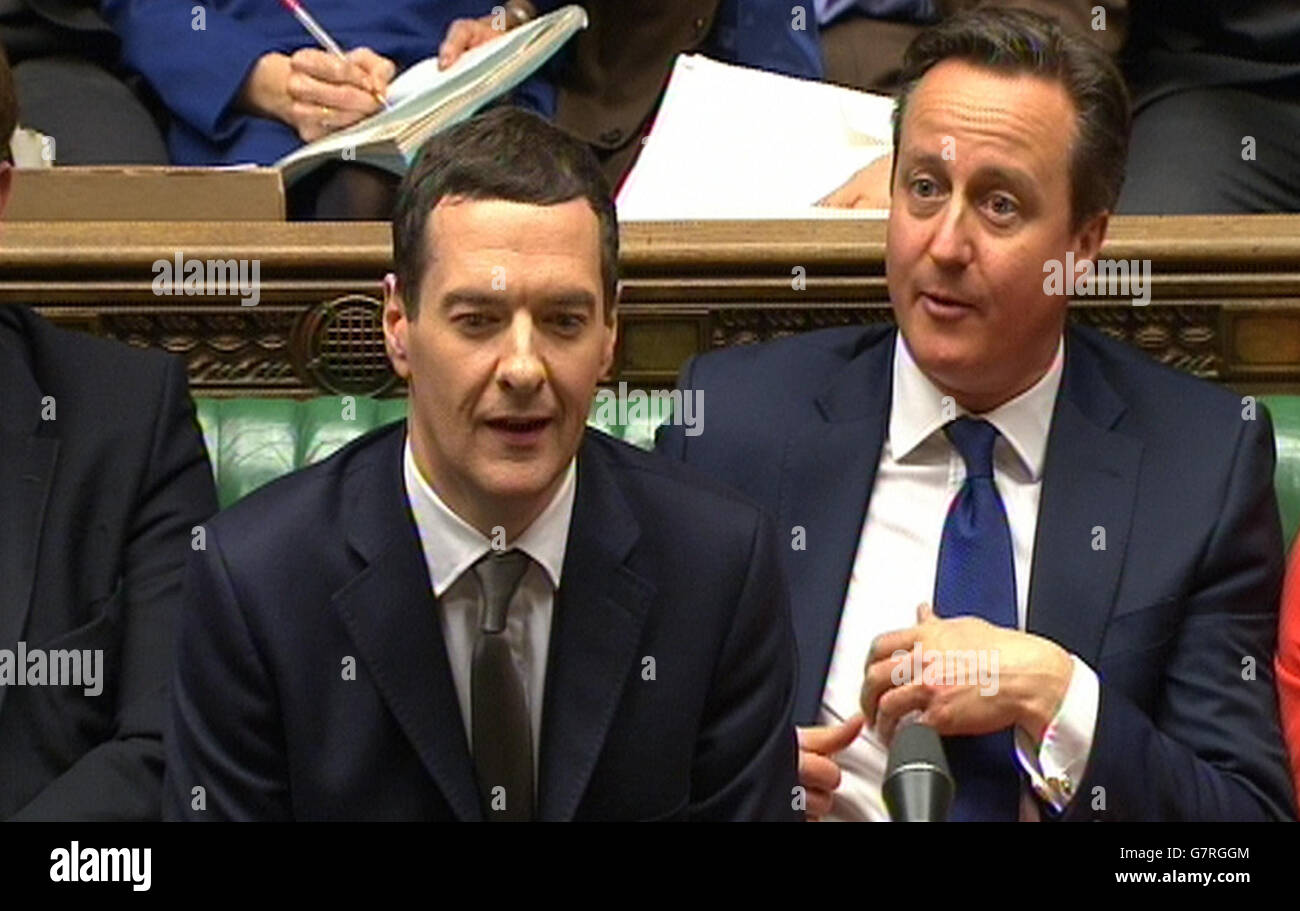 Schatzkanzler George Osborne setzt sich zurück, nachdem er seine Haushaltserklärung vor dem Londoner Unterhaus abgegeben hat. Stockfoto
