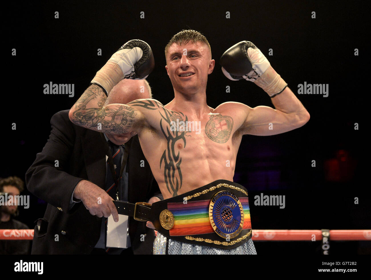 Anthony Nelson feiert den Sieg des Commonwealth Super Flyweight-Titels gegen Jamie Wilson in der Metro Radio Arena, Newcastle. Stockfoto