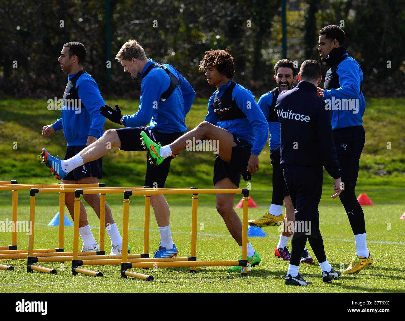 Fußball - Wetten Himmel Meisterschaft - Reading FC Nathan Ake Photocall und Training - Madejski-Stadion Stockfoto