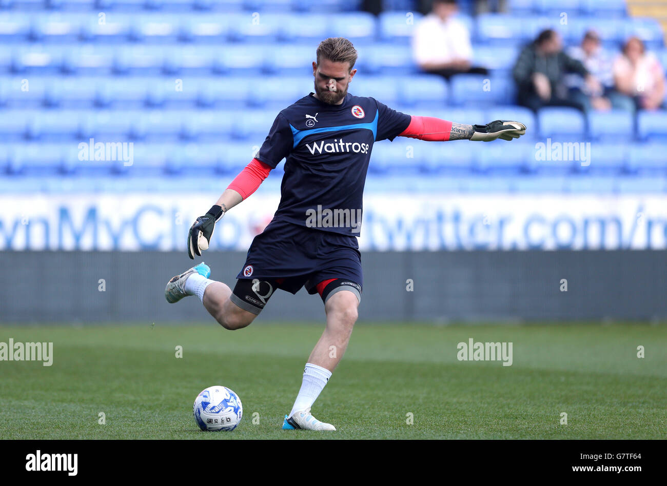 Fußball - Sky Bet Championship - Reading / AFC Bournemouth - Madejski Stadium. Torhüter Mikkel Andersen liest Stockfoto
