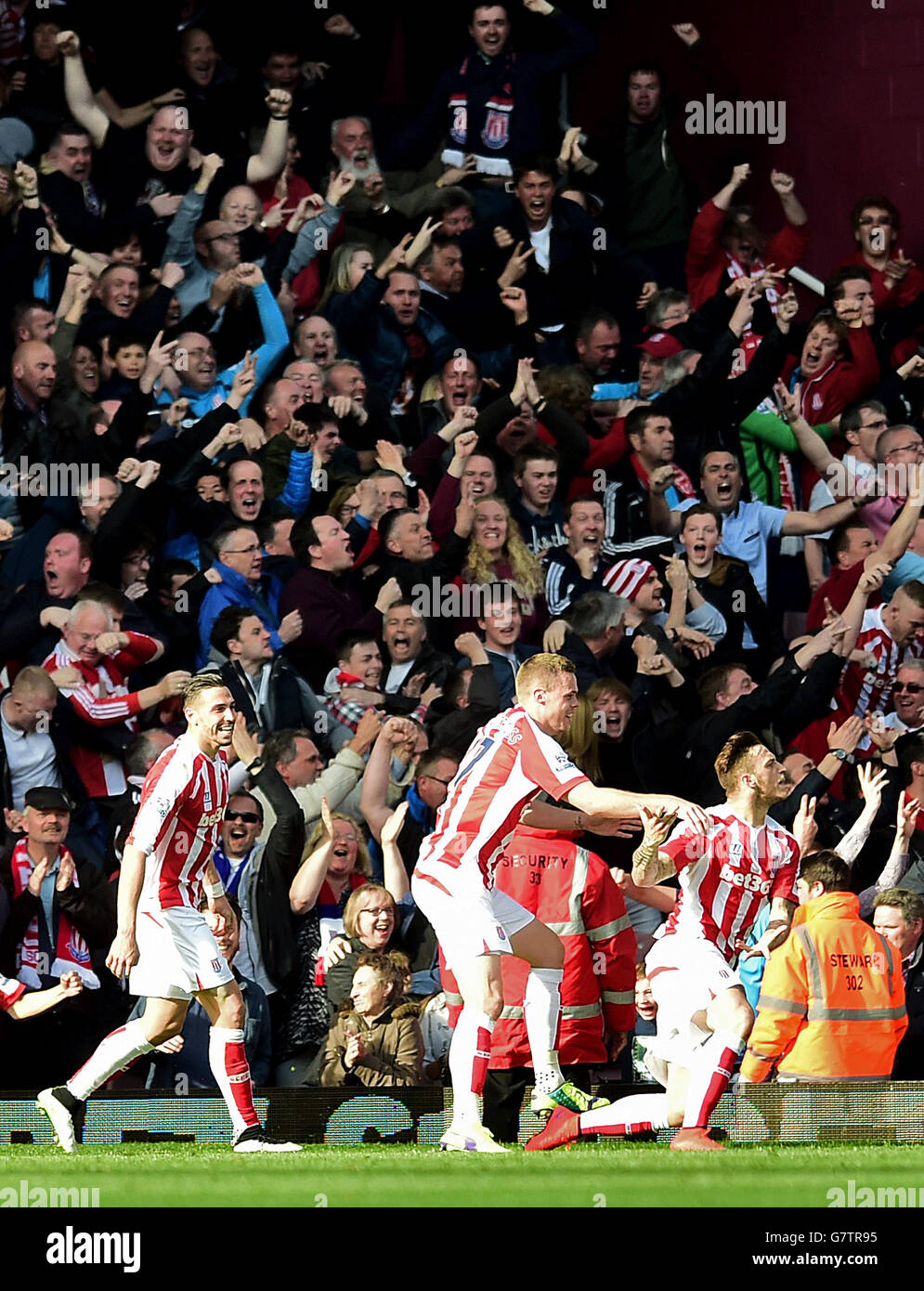 Fußball - Barclays Premier League - West Ham United / Stoke City - Upton Park. Marko Arnautovic von Stoke City feiert das Tor seiner Seiten beim Barclays Premier League-Spiel im Upton Park, London. Stockfoto