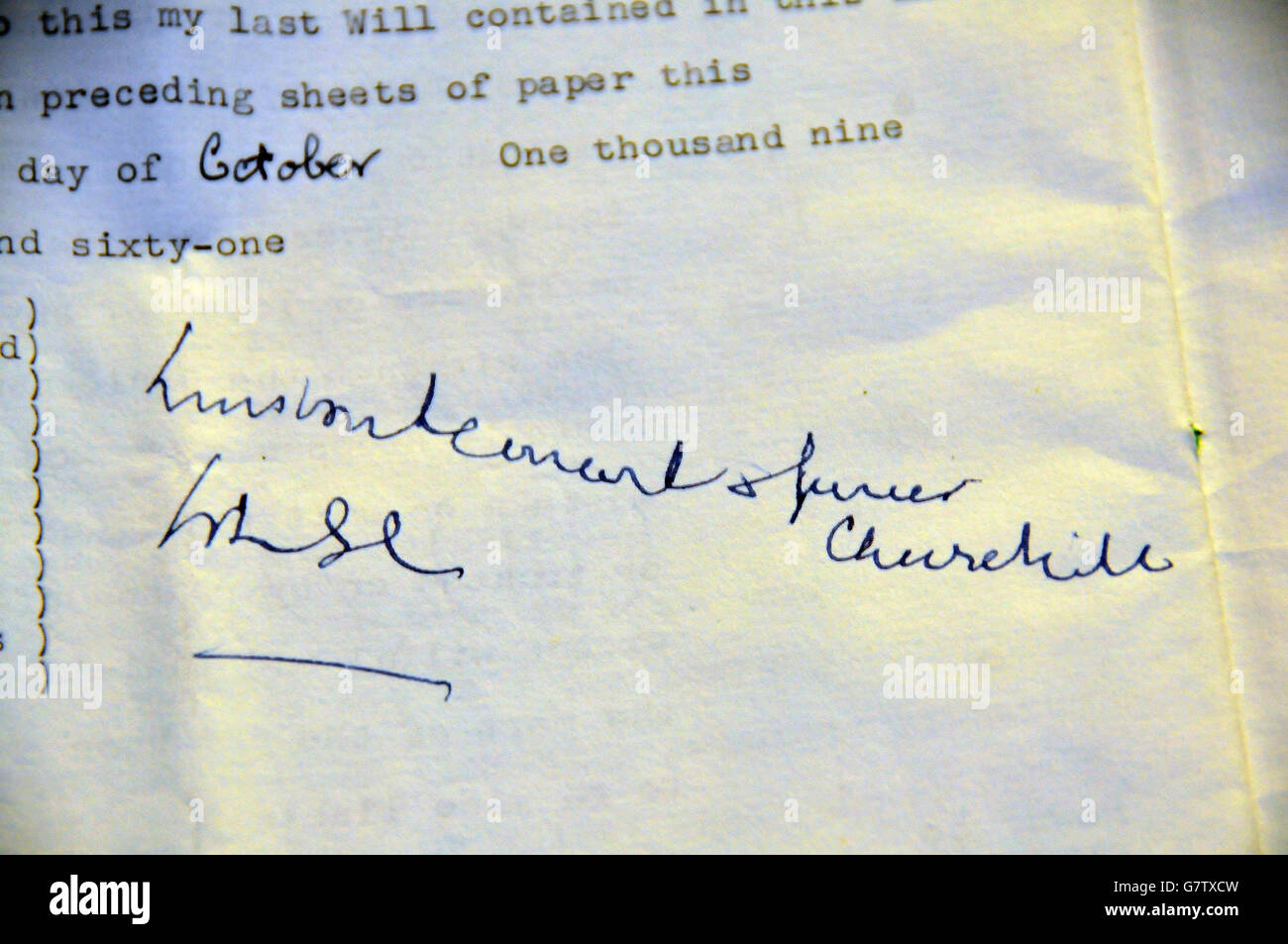 Sir Winston's Unterschrift von Churchill am Ende seines Willens, unter den 41 Millionen öffentlichen Testamenten, die in sicherer Lagerung im Werk von Iron Mountain in Birmingham aufbewahrt werden und die alle online bestellt werden können. Stockfoto