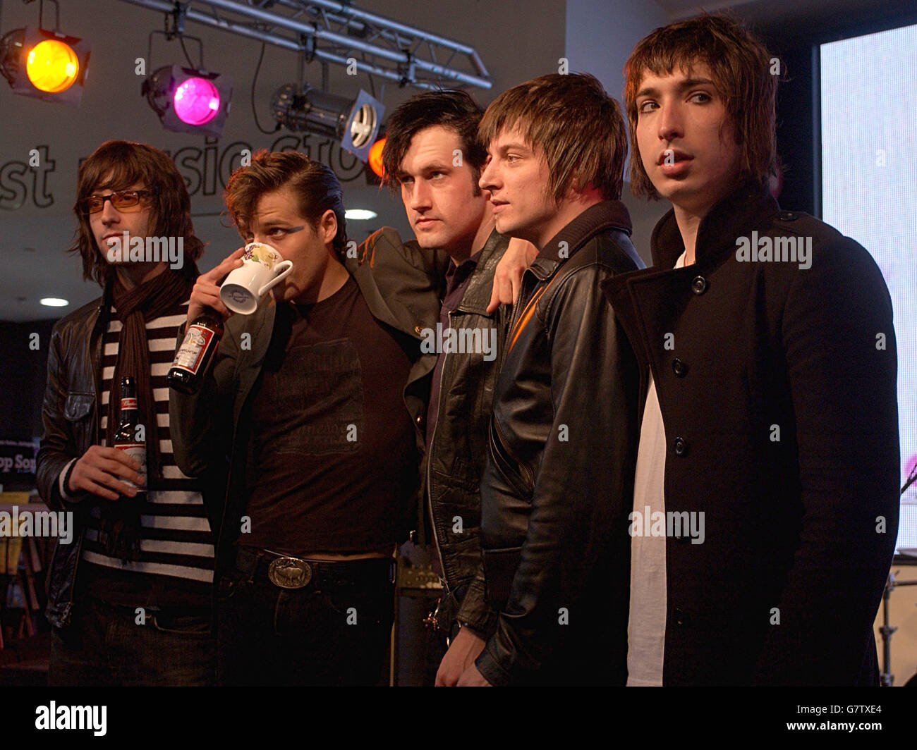 The Bravery Performing Their New Single an Honest Mistake - HMV Oxford Street. New York rockers the Bravery. Stockfoto