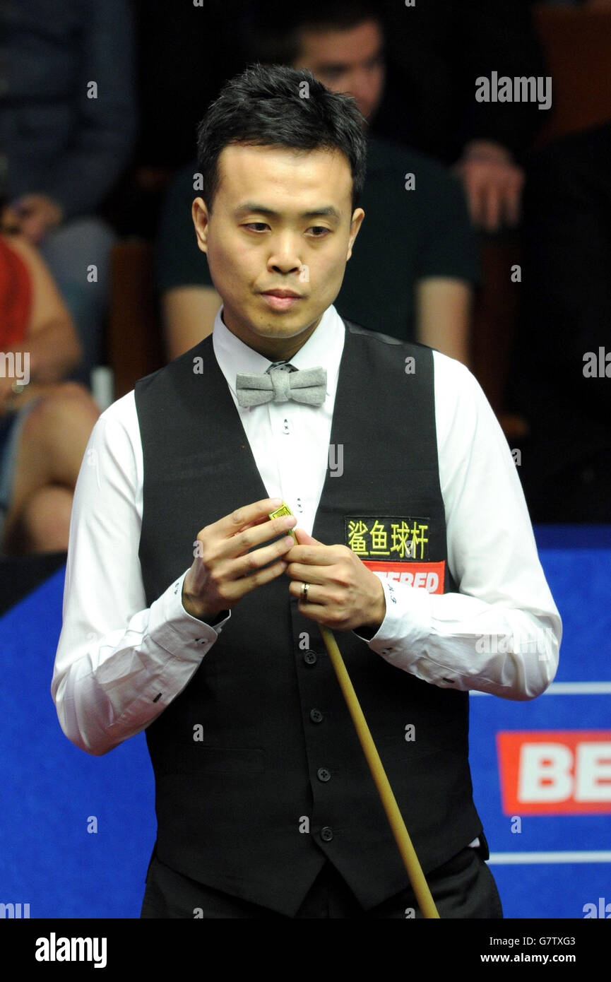 Snooker - Betfred World Championship - Tag eins - Crucible Theatre Stockfoto