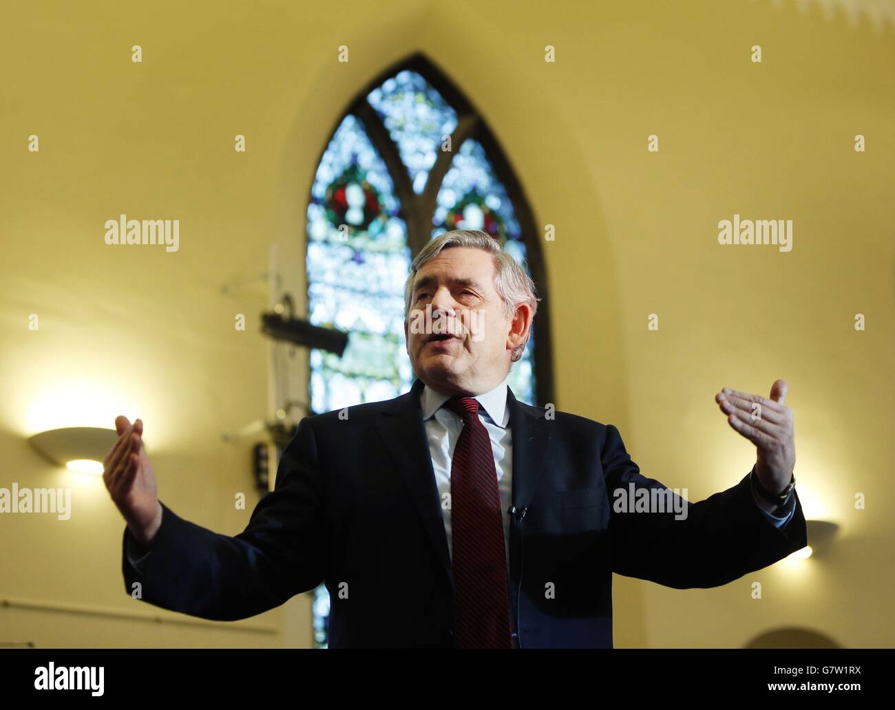 Der ehemalige Premierminister Gordon Brown hält eine wichtige Rede im Old Kirk in Kirkcaldy, Schottland. Stockfoto