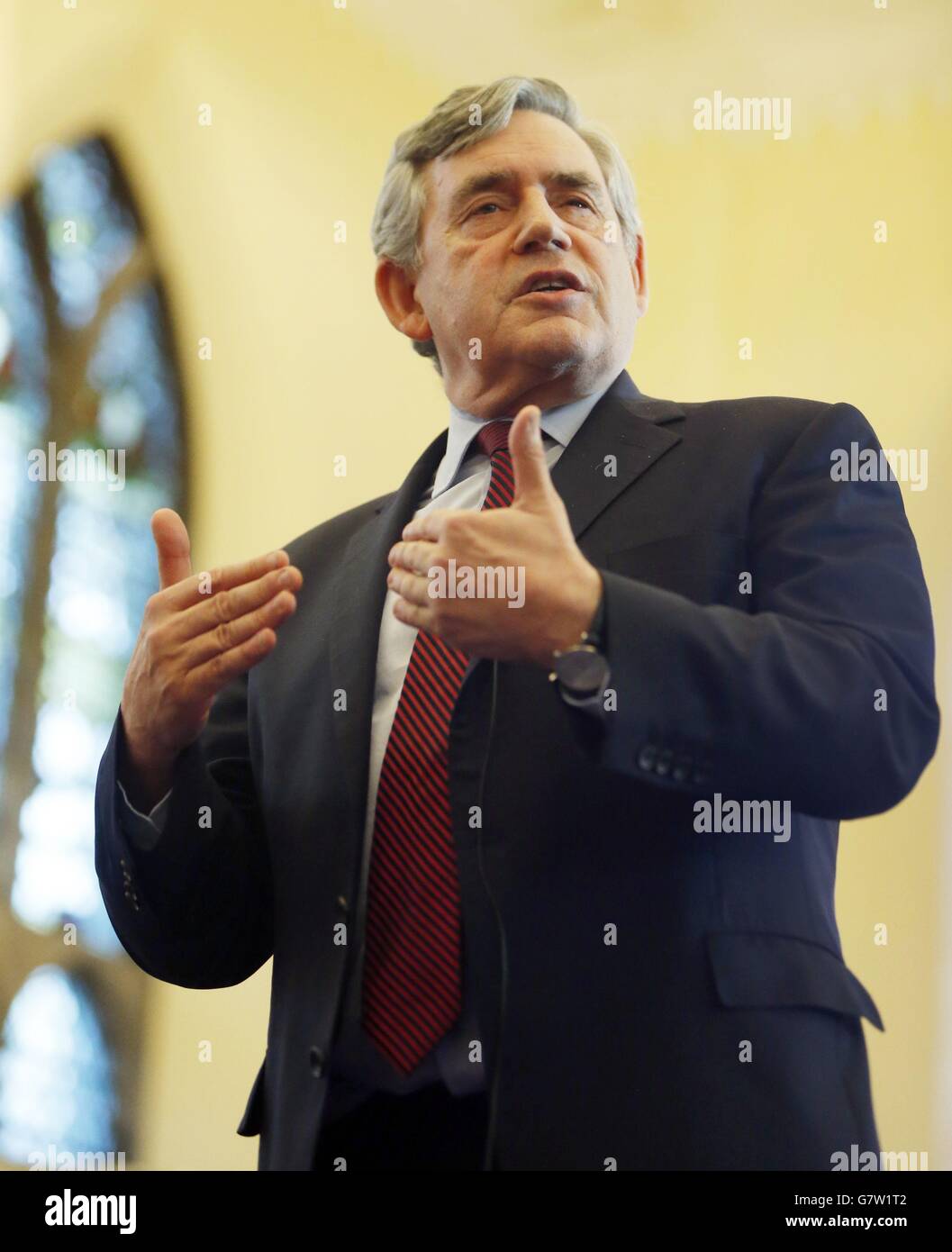 Der ehemalige Premierminister Gordon Brown hält eine wichtige Rede im Old Kirk in Kirkcaldy, Schottland. Stockfoto