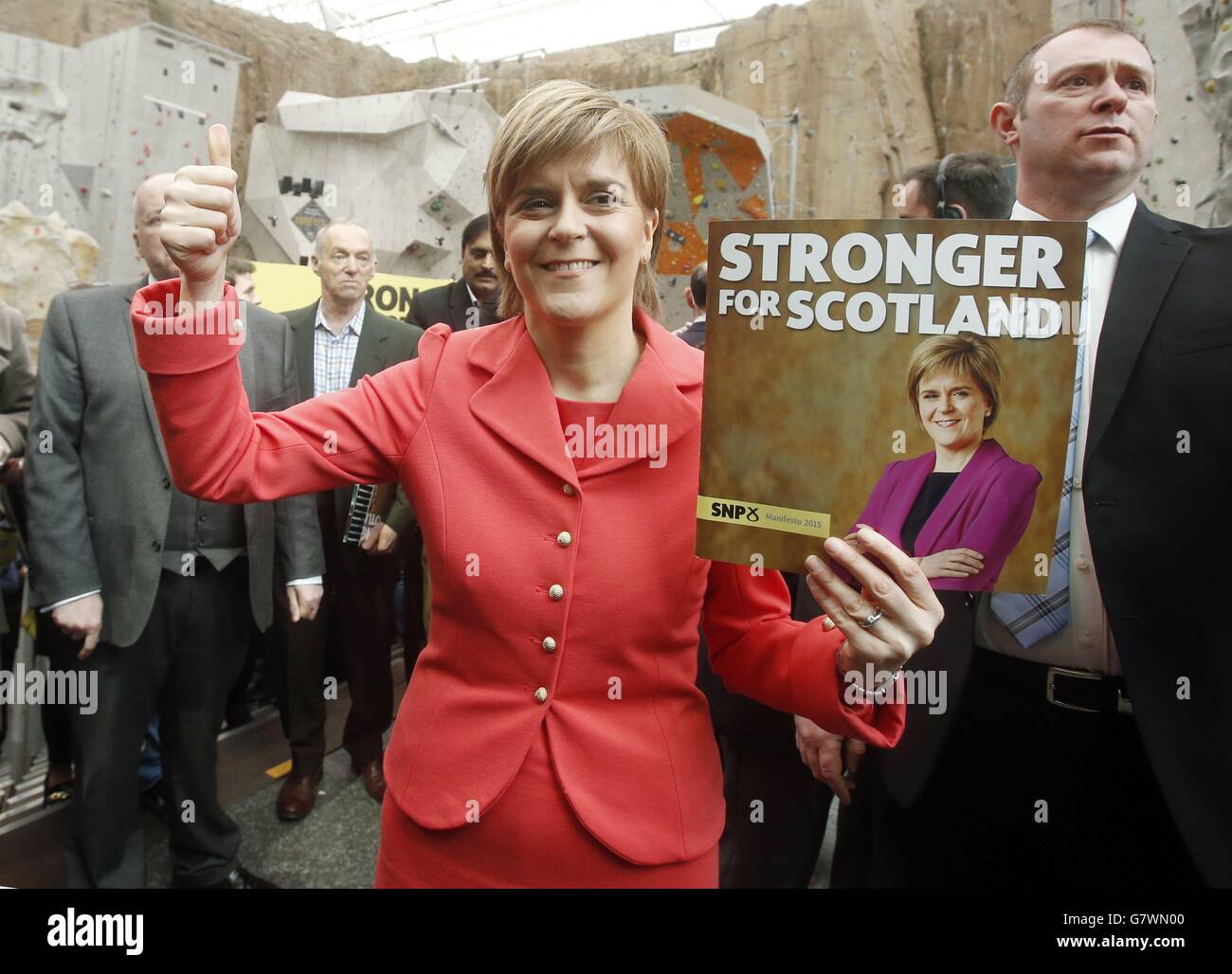 Der erste Minister Schottlands und die Vorsitzende der Scottish National Party, Nicola Sturgeon, beim Start des allgemeinen Wahlprogramms der SNP in Edinburgh. Stockfoto