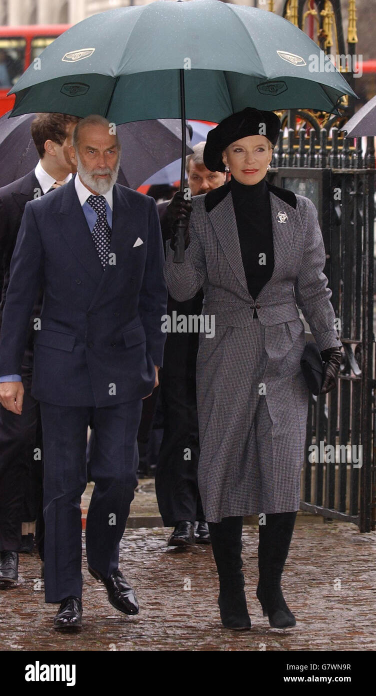 Der rechte Herr Angus Ogilvy - Dienst von Thanksgiving - Westminster Abbey. Prinz und Prinzessin Michael von Kent. Stockfoto