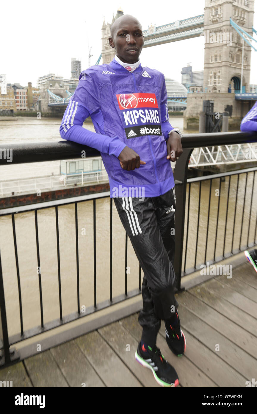 Elite Kenyan Läufer Wilson Kipsang während einer Fotoausstellung für die Elite Men's Entries, vor dem London Marathon, im Tower Hotel in London. Stockfoto