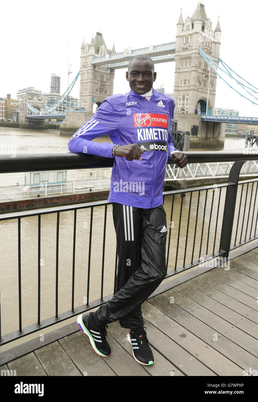 Leichtathletik - Virgin Money London Marathon 2015 - Elite Fotocall für Männer - Tower Hotel. Dennis Kimetto, der Elite-Läufer aus Kenia, während einer Fotoausstellung für die Elite Men-Einsendungen vor dem London Marathon im Tower Hotel in London. Stockfoto
