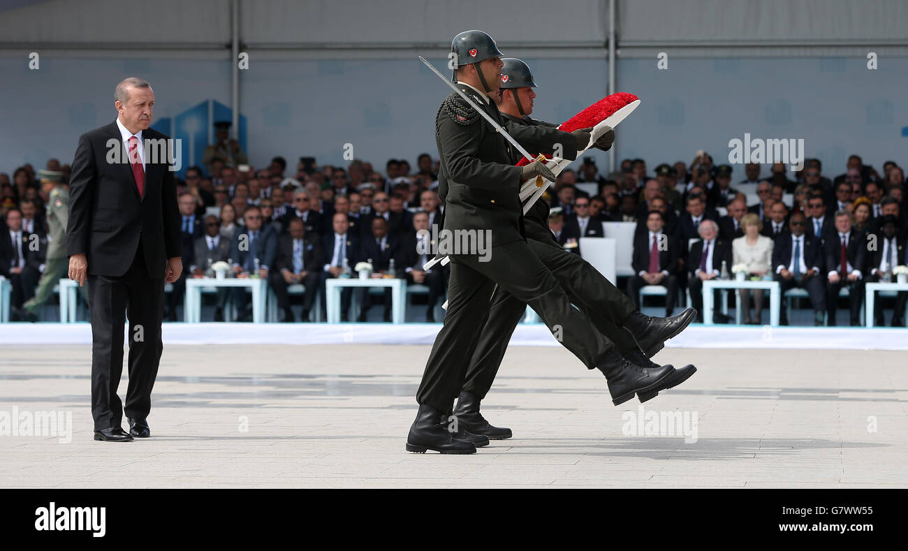 Der türkische Präsident Recep Tayyip Erdogan nimmt an der Gedenkfeier zum 100. Jahrestag des Starts der Schlacht von Gallipoli am türkischen Märtyrerdenkmal Canakkake Teil. Stockfoto