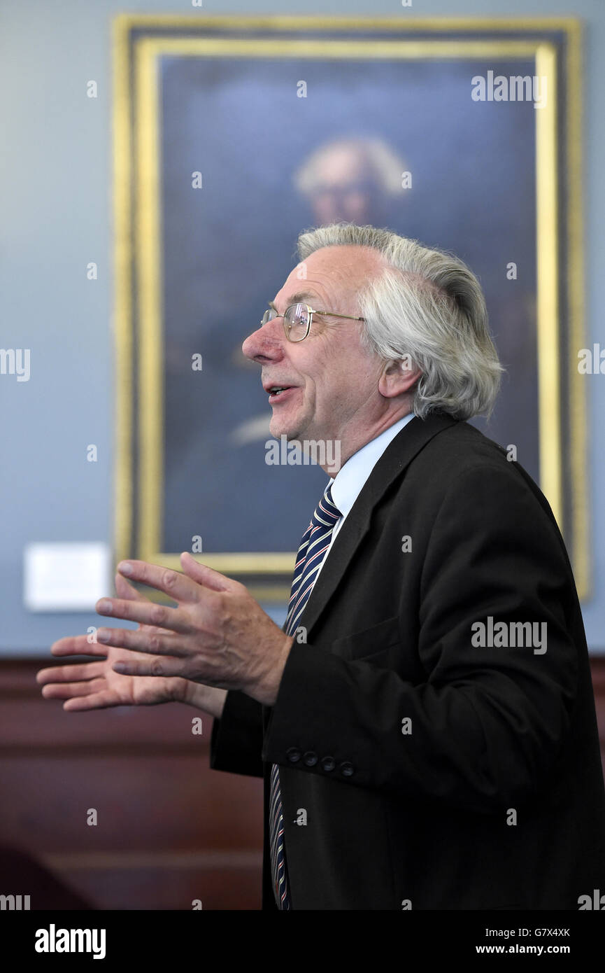 Cricket - LV= County Championship - Division Two - Surrey gegen Essex - The Kia Oval. Stephen Chalke während der Vorstellung seines neuen Buches Stockfoto