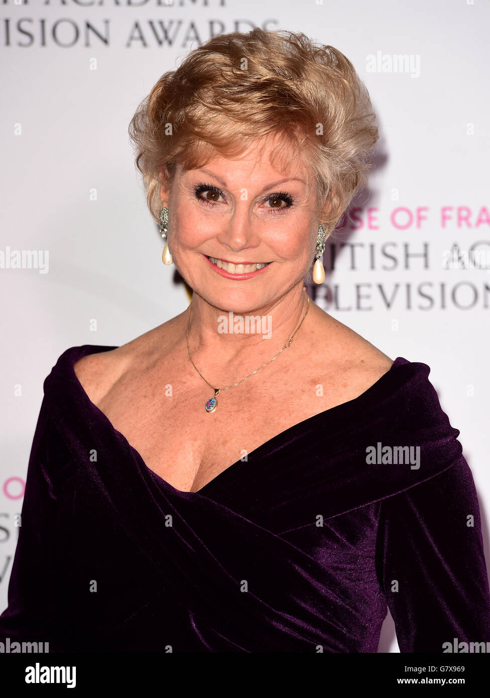 Angela Ripon bei den House of Fraser British Academy of Television Awards am Theatre Royal, Drury Lane in London. DRÜCKEN Sie VERBANDSFOTO. Bilddatum: Sonntag, 10. Mai 2015. Siehe PA Geschichte SHOWBIZ BAFTA. Bildnachweis sollte lauten: Ian West/PA Wire Stockfoto