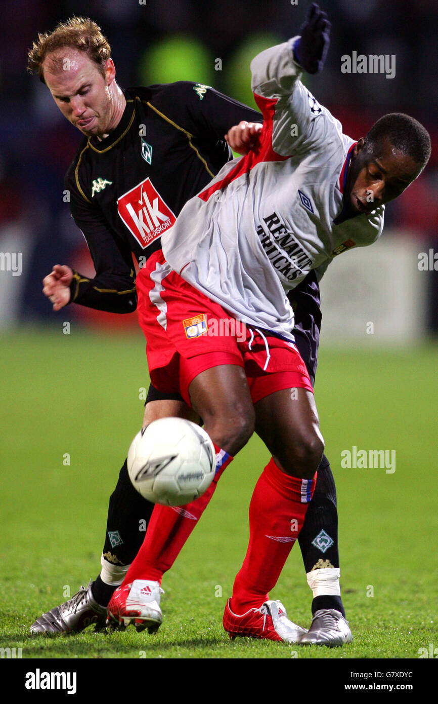 Fußball - UEFA-Champions-League - Runde der letzten 16 - Seond Bein - Olympique Lyonnais V Werder Bremen - Stade Municipal de Gerland Stockfoto