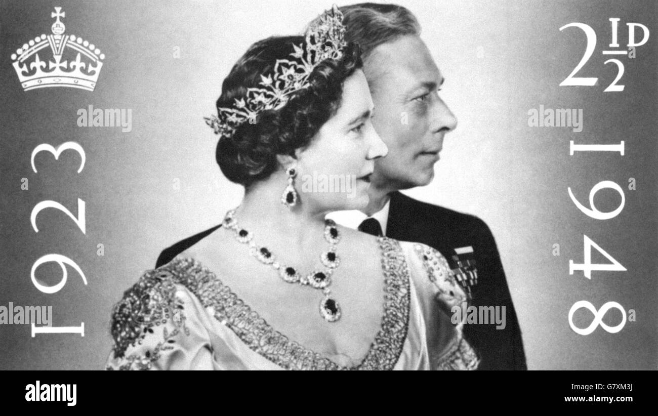 Briefmarke mit dem König und der Königin zum Gedenken an ihren Silbernen Hochzeitstag. Stockfoto