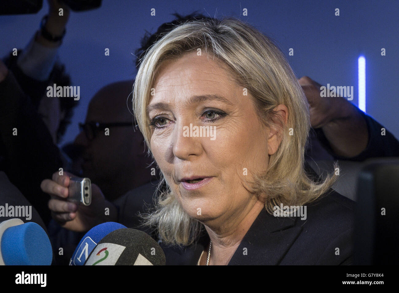 Führer der Partei Front National (FN) Marine Le Pen für außerordentliche Sitzung des Europäischen Parlaments am Austritt im Europäischen Parlament Hauptquartier in Brüssel auf 28.06.2016 von Wiktor Dabkowski kommt | weltweite Nutzung Stockfoto