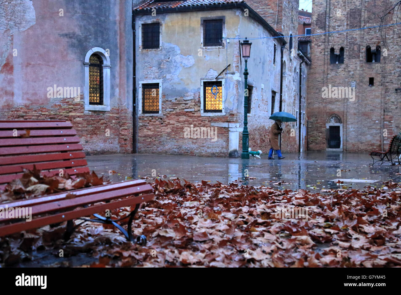 Herbst in Venedig, Campo San Giacomo dell'Orio Stockfoto