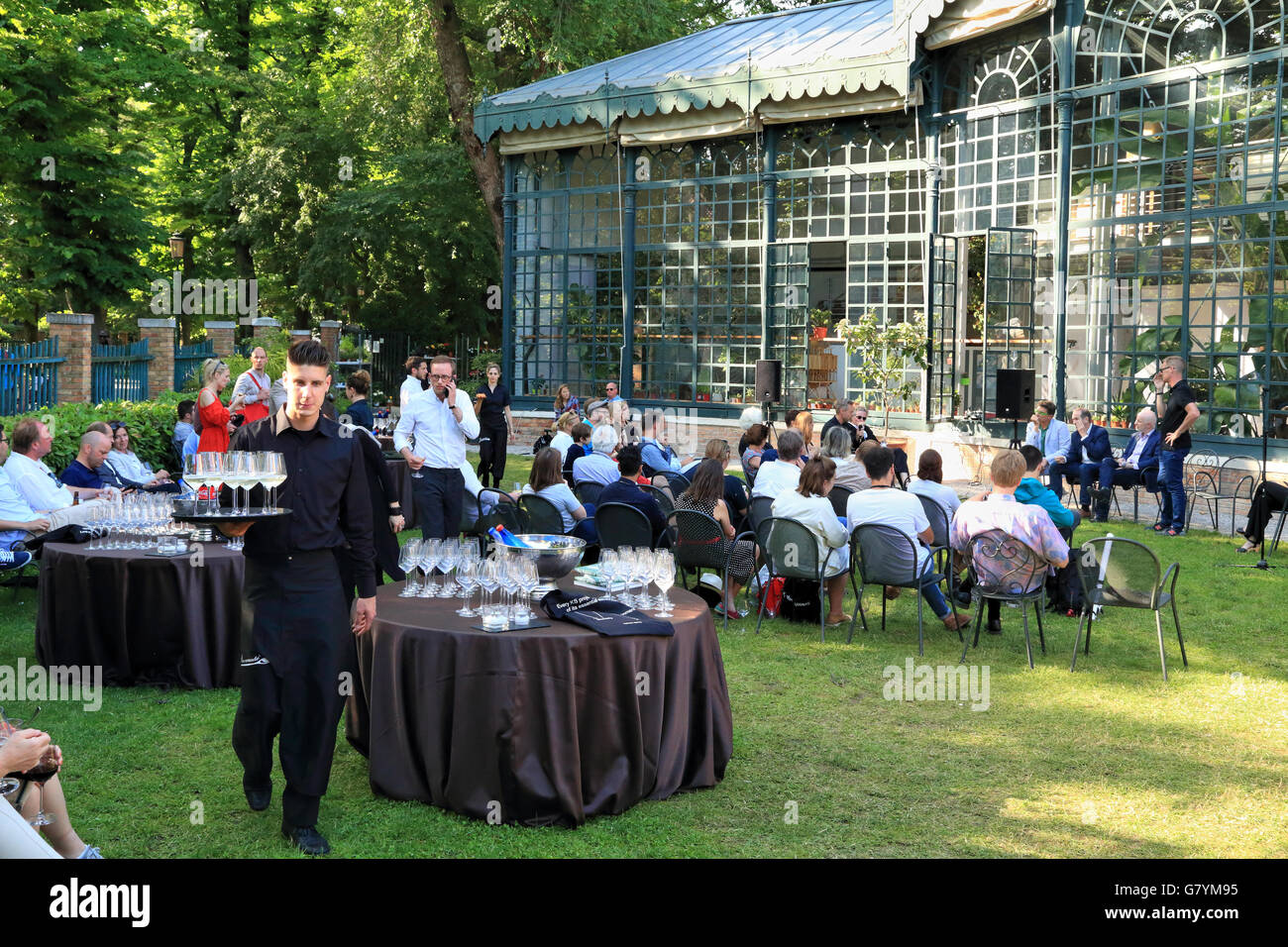 Die Gewächshaus-Café-Bar "Serra dei Giardini" Stockfoto