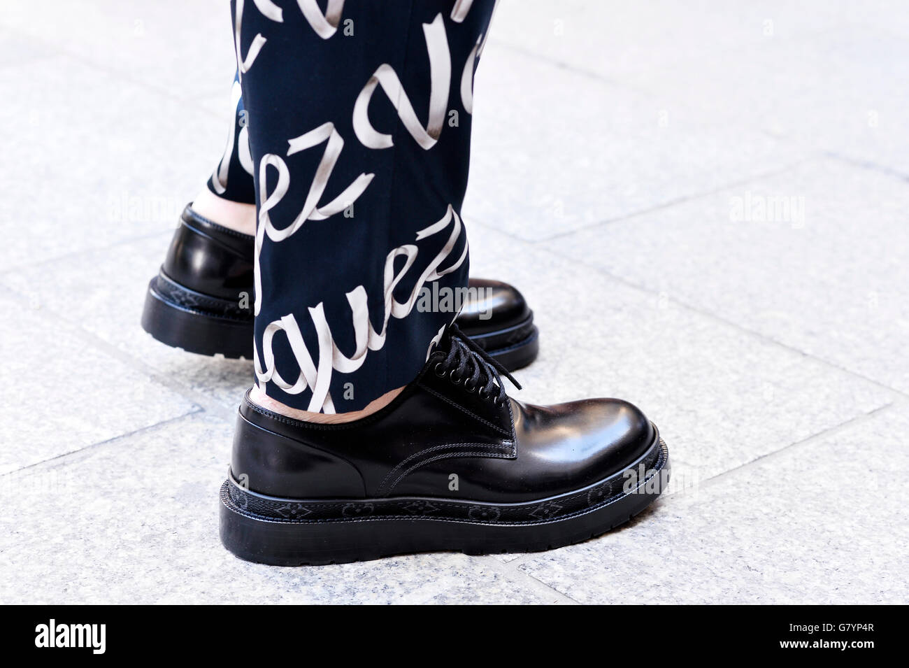 Louis Vuitton Schuhe Stockfotos und -bilder Kaufen - Alamy