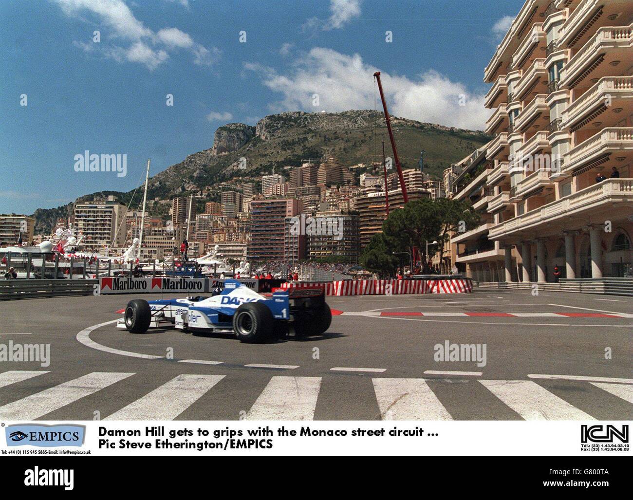 Autorennen ... Großer Preis Von Monaco. Damon Hill kommt mit der Rennstrecke von Monaco in den Griff Stockfoto