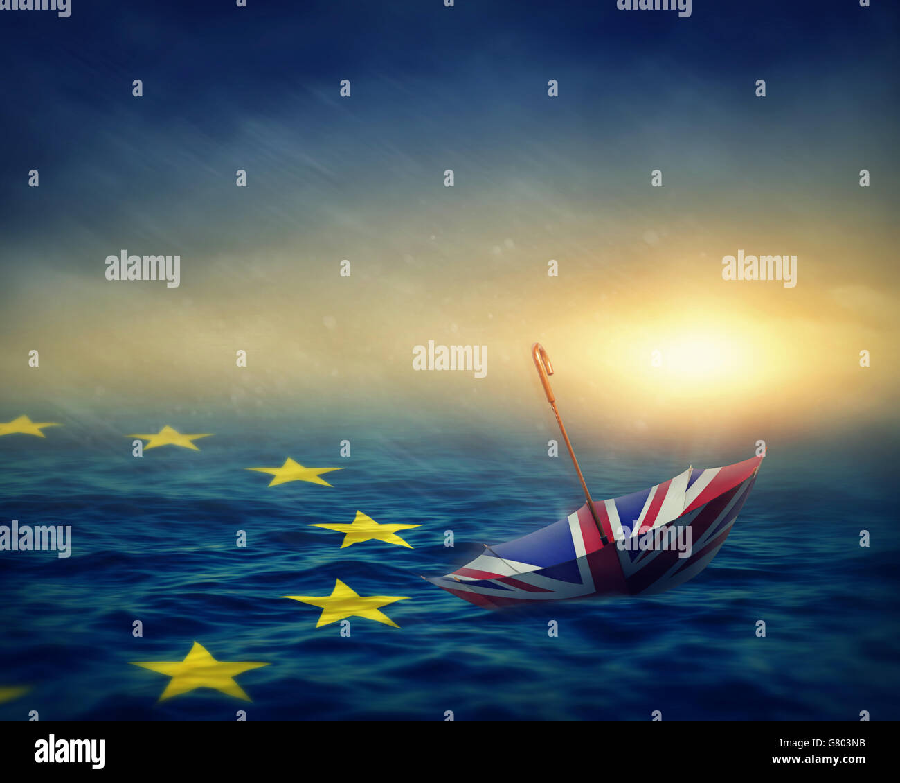 Regenschirm mit der Flagge des Vereinigten Königreichs und Meer mit der Flagge Europäische Union.Brexit Konzept. Stockfoto