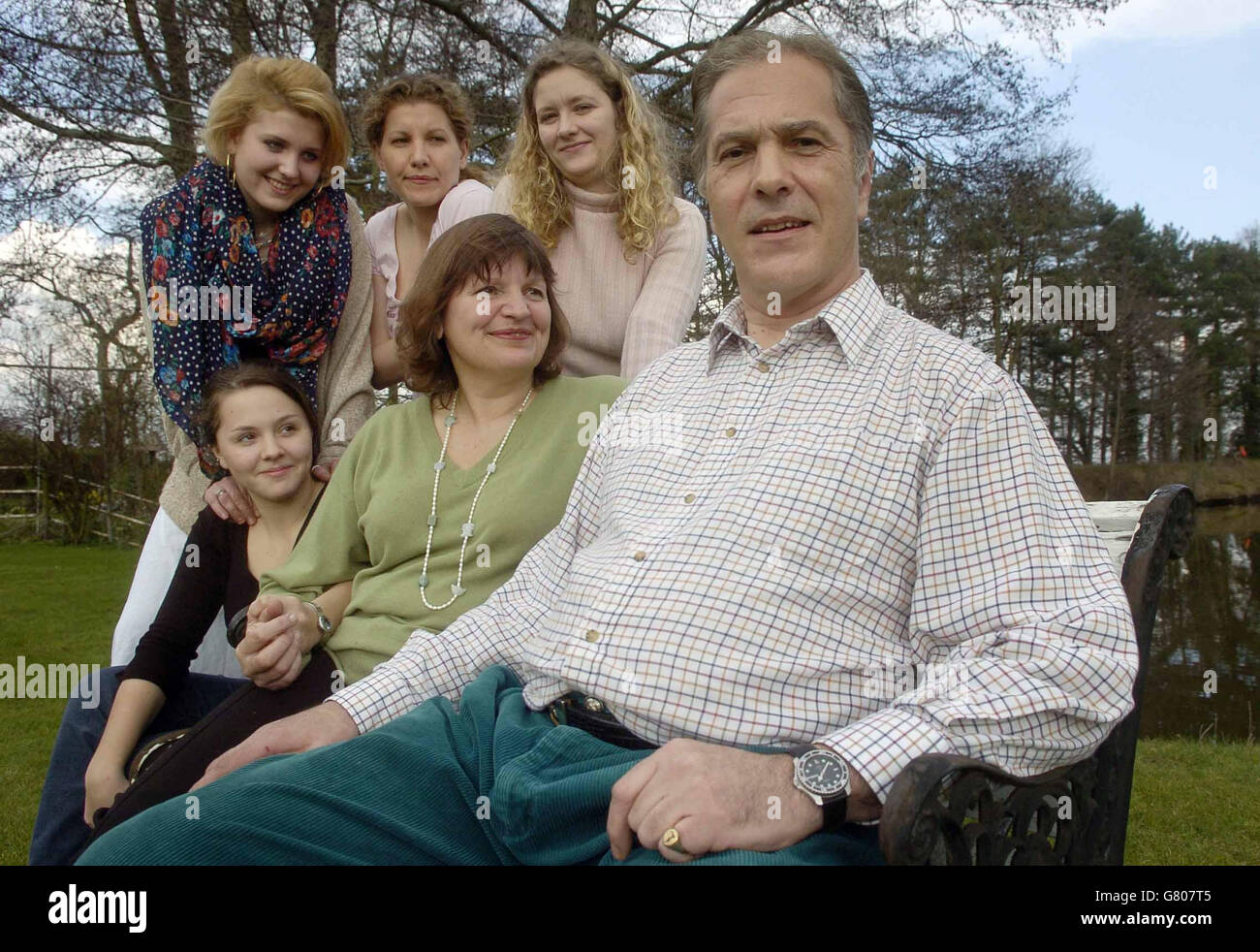 Howard Flight mit seiner Familie; Frau Christabel, Töchter Mary Anne (links unten), Josie (links hinten), Kitty und die neice Stephanie (rechts hinten). Stockfoto