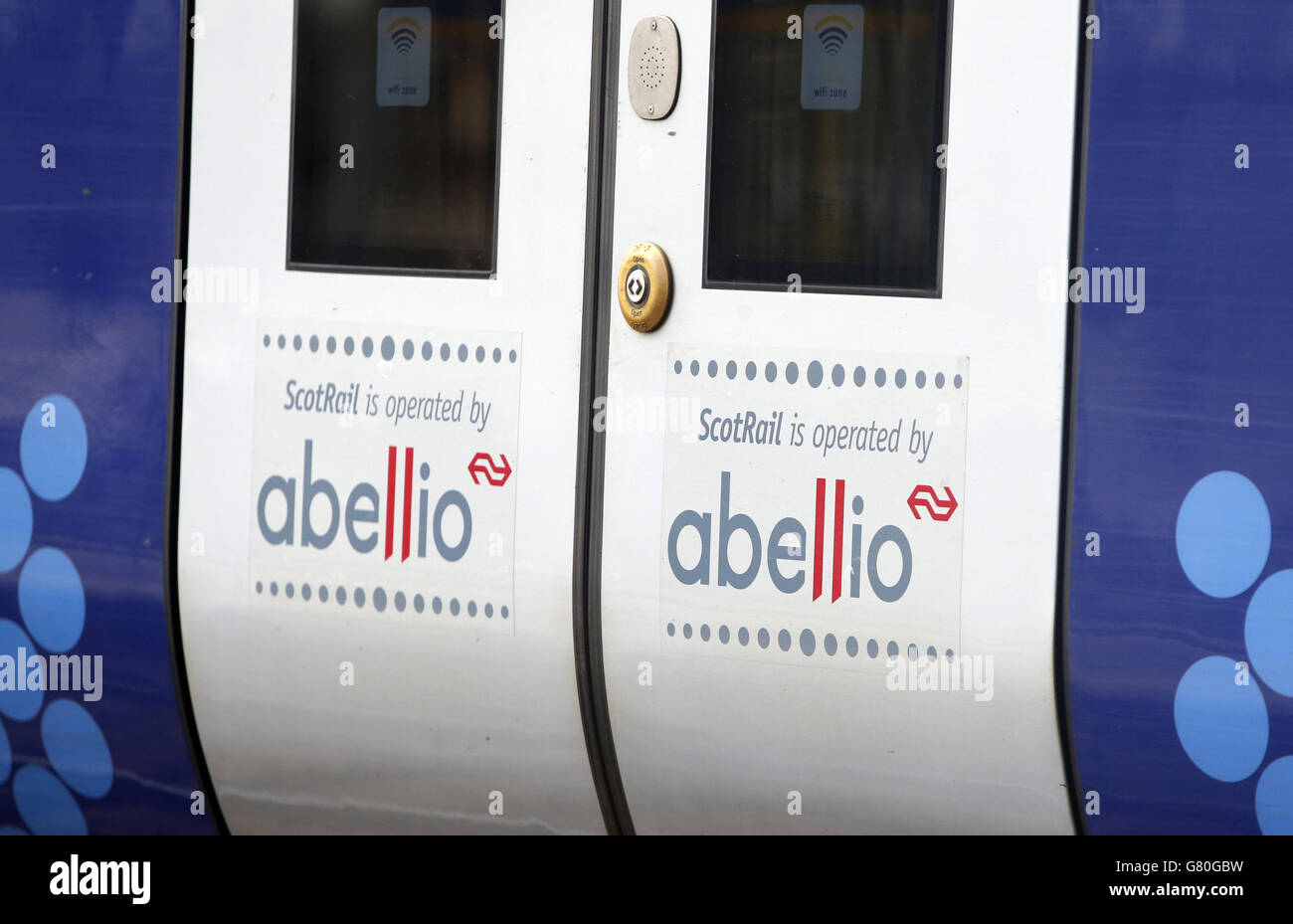 Ein ScotRail-Zug von Abellio am Glasgow Central Station in Schottland. Stockfoto