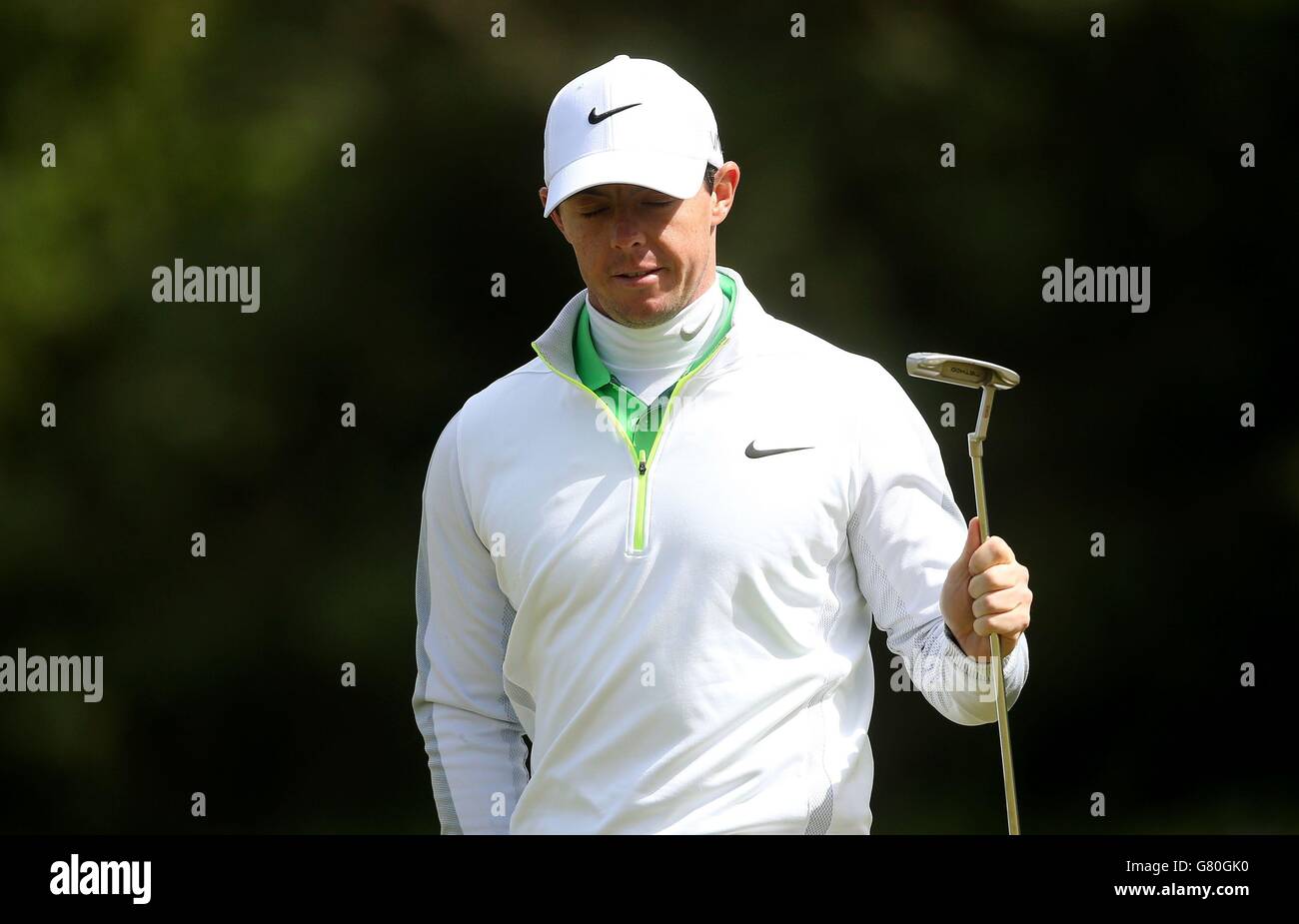 Rory McIlroy auf dem 9. Green am zweiten Tag der Dubai Duty Free Irish Open im Royal County Down Golf Club, Newcastle. Stockfoto