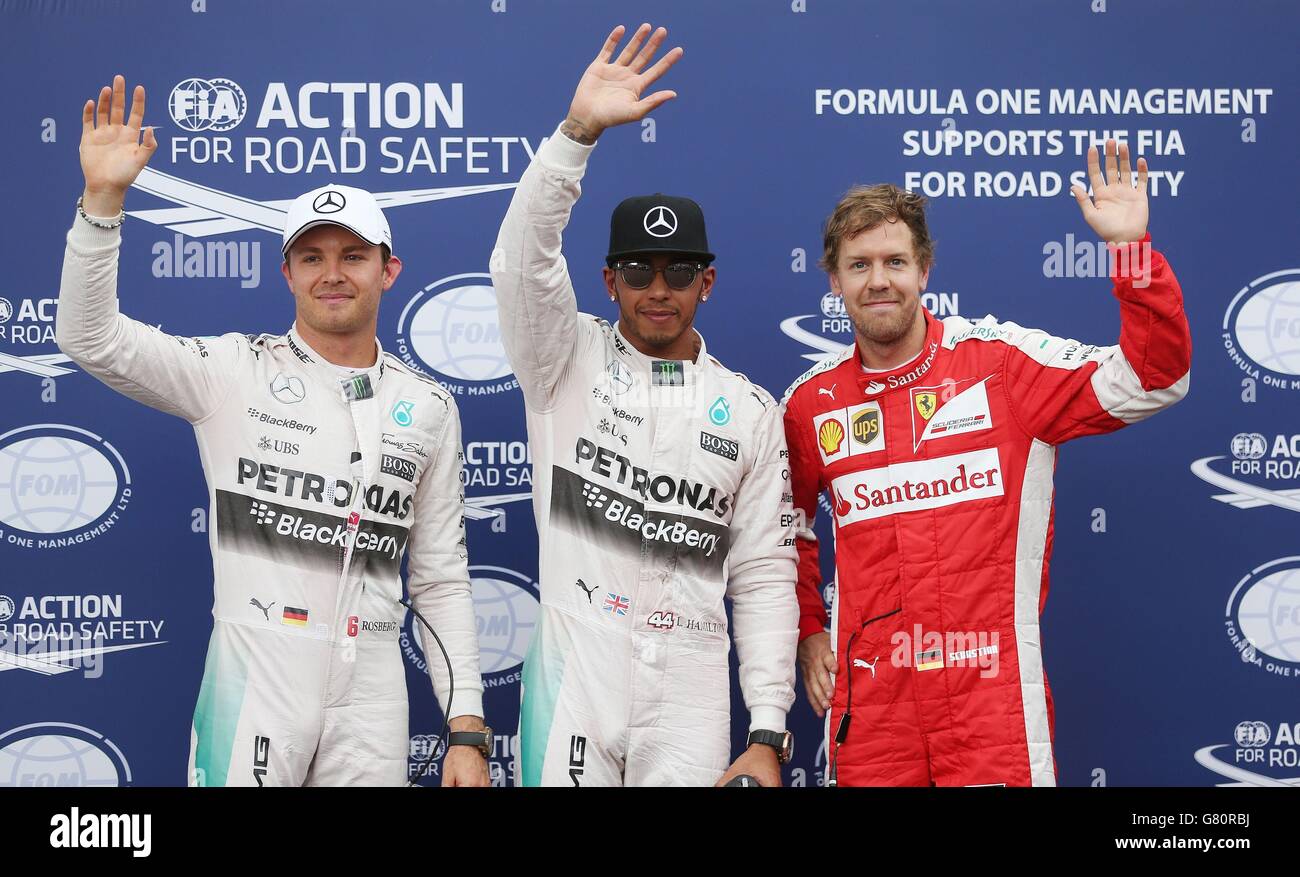Mercedes Lewis Hamilton (Mitte) feiert seine Pole-Position an der Seite von Nico Rosberg und Sebastian Vettel nach dem Qualifying für den Grand Prix von Monaco 2015 auf dem Circuit de Monaco, Monte Carlo, Monaco. Stockfoto