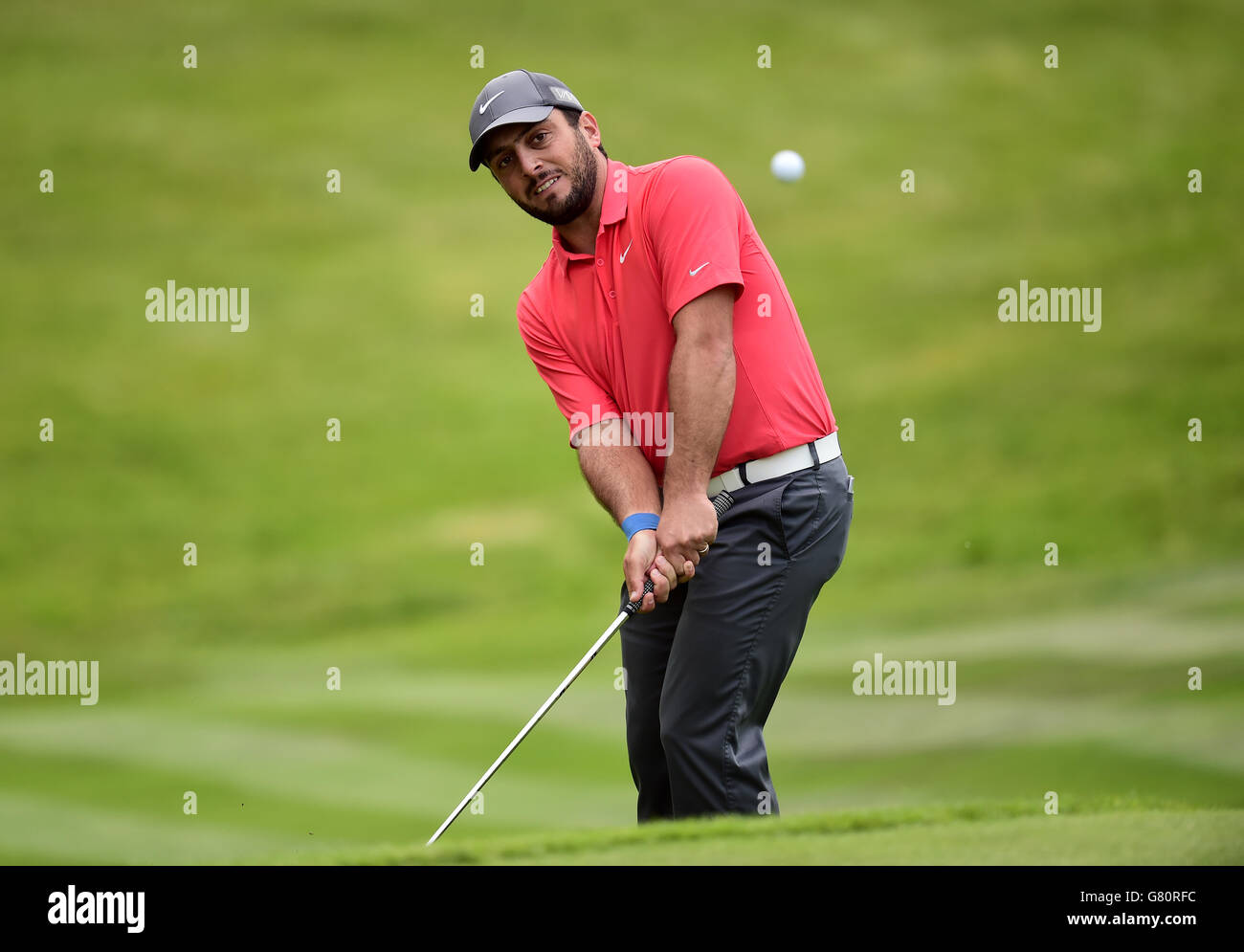 Der Italiener Francesco Molinari beim dritten Lauf der BMW PGA Championship 2015 im Wentworth Golf Club, Surrey. DRÜCKEN SIE VERBANDSFOTO. Bilddatum: Samstag, 23. Mai 2015. Siehe PA Geschichte GOLF Wentworth. Bildnachweis sollte lauten: Adam Davy/PA Wire. EINSCHRÄNKUNGEN: Nur für redaktionelle Zwecke. Keine kommerzielle Nutzung. Keine falsche kommerzielle Vereinigung. Keine Videoemulation. Keine Bildbearbeitung. Stockfoto