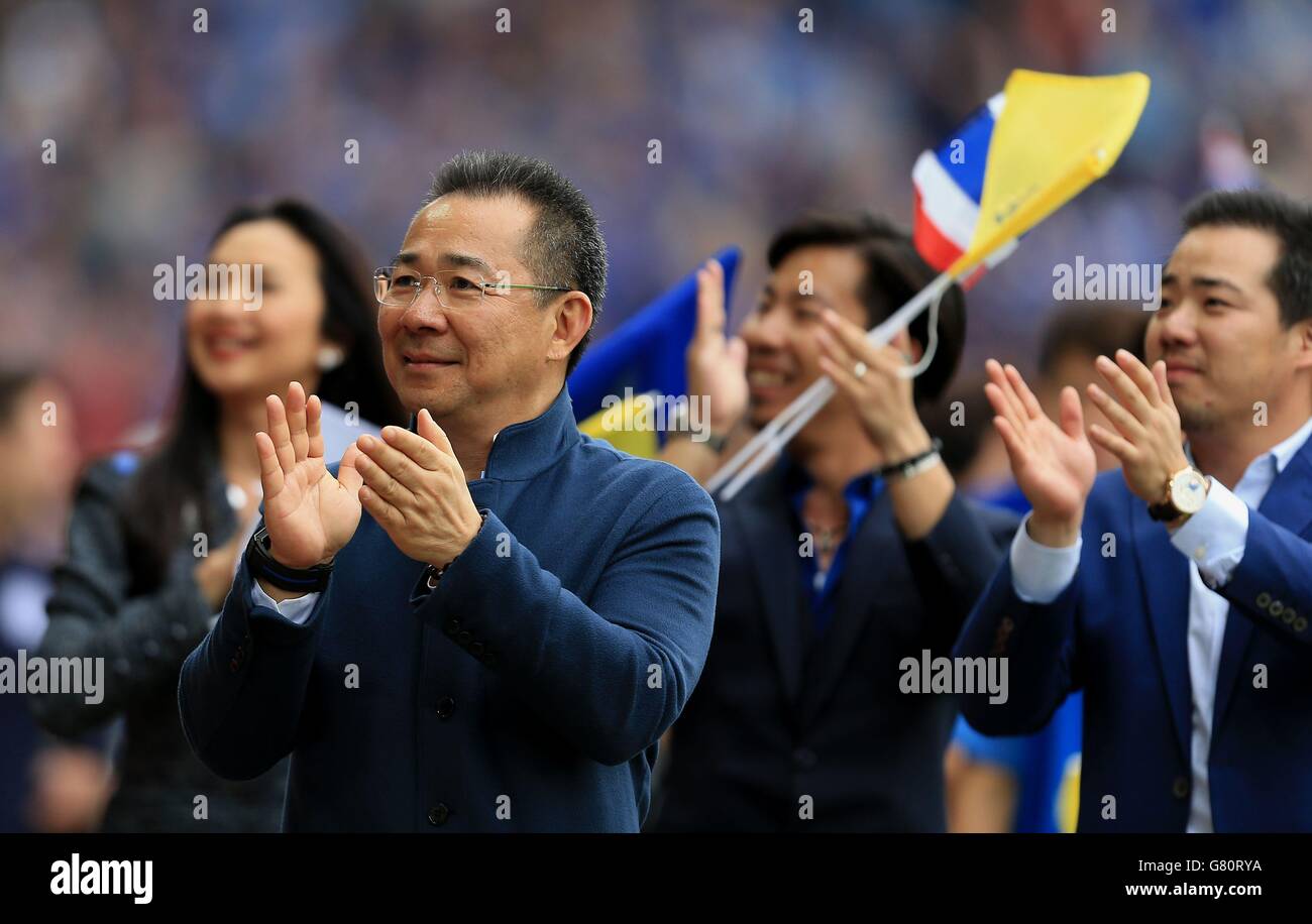 Vichai Raksriaksorn Inhaber Und Vorsitzender Von Leicester City Nach Dem Spiel Der Barclays Premier League Im King Power Stadium Leicester Stockfotografie Alamy