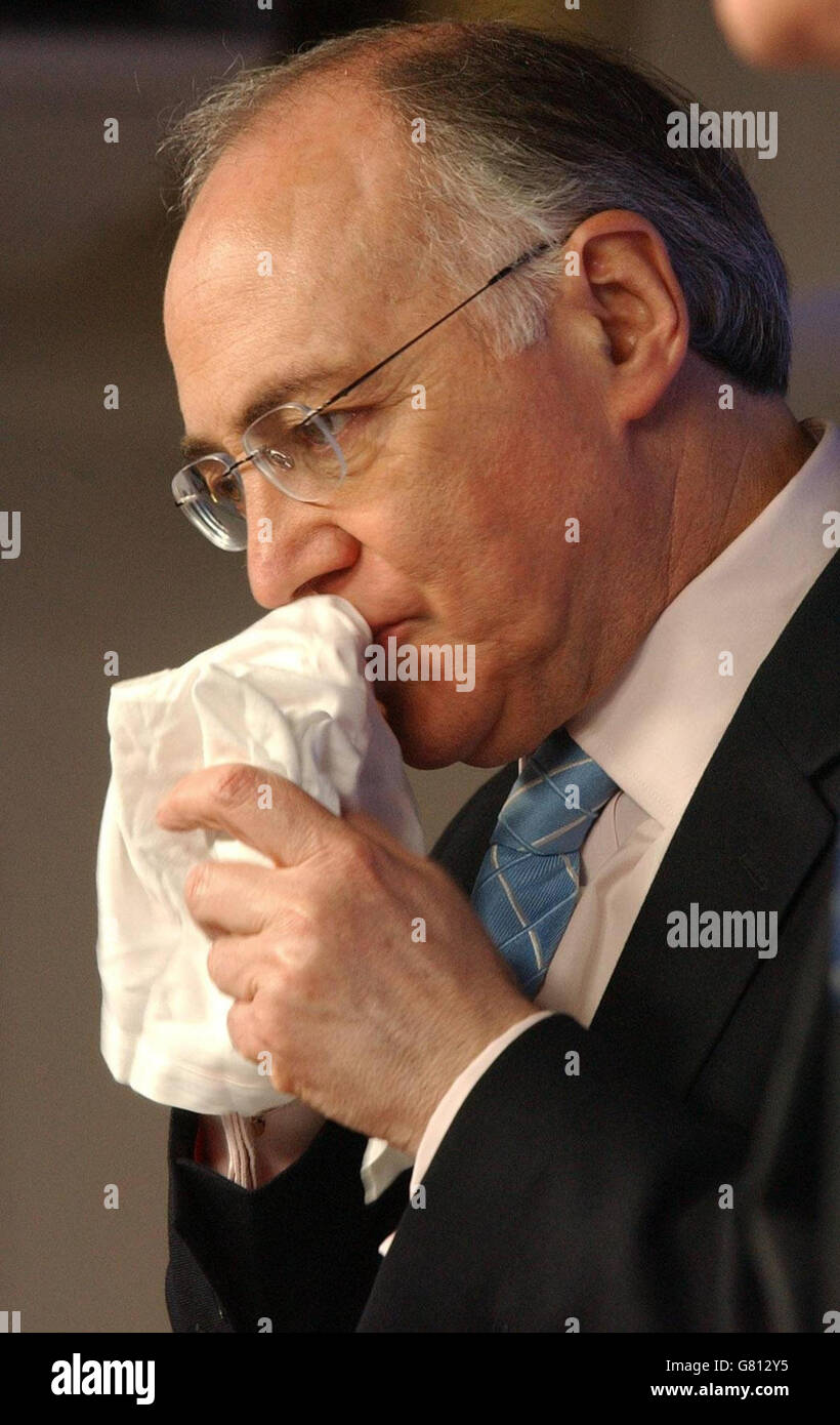 Allgemeiner Wahlkampf 2005 - Pressekonferenz Der Konservativen Partei. Der konservative Parteichef Michael Howard. Stockfoto