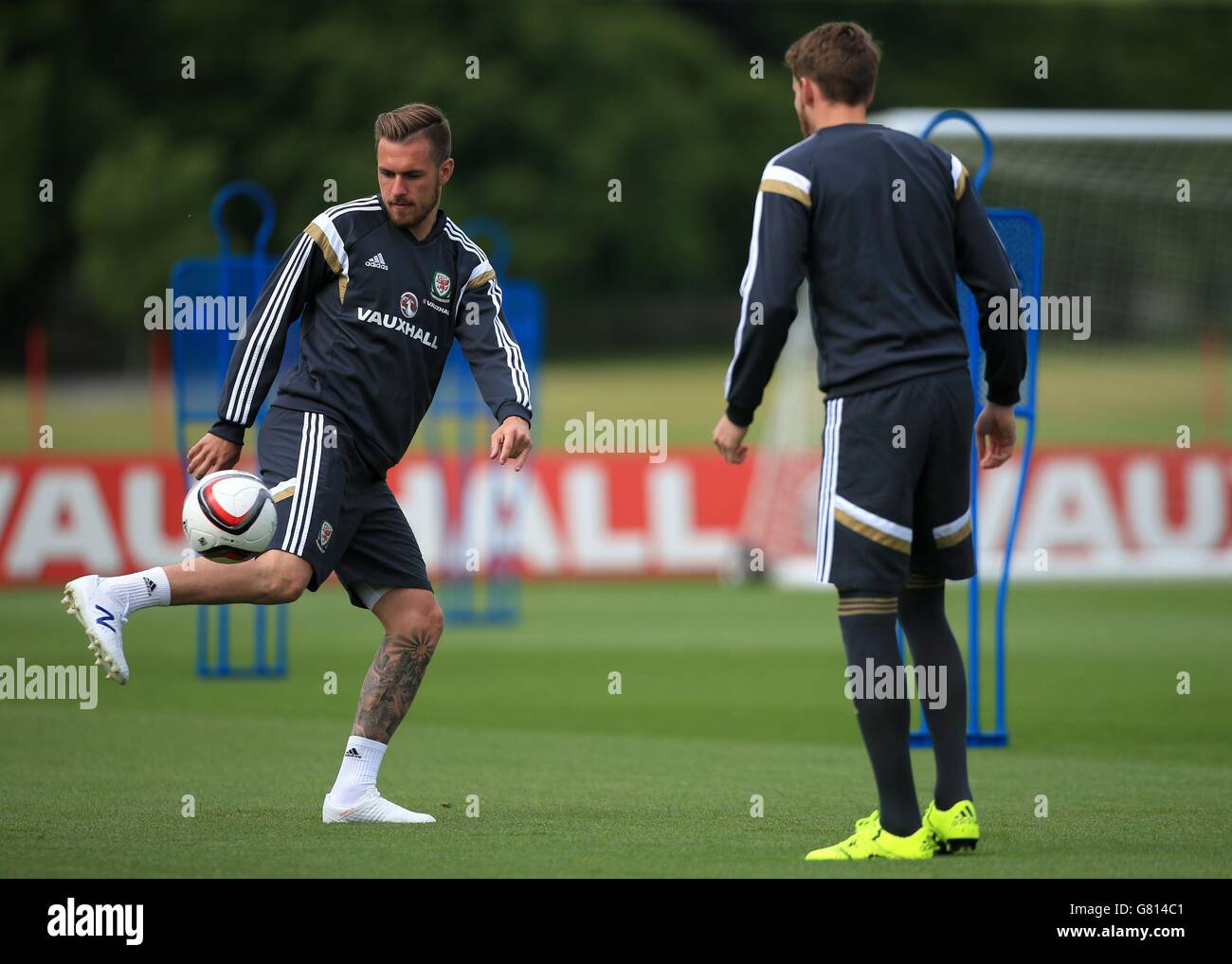 Fußball - UEFA Euro 2016 - Qualifikation - Gruppe B - Wales V Belgien - Wales Trainingseinheit - Vale Resort Stockfoto