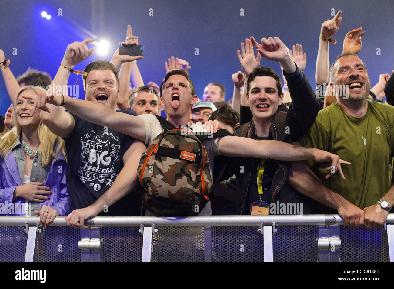 Publikum im Radio 1 Big Weekend, in Earlham Park, Norwich statt. Stockfoto